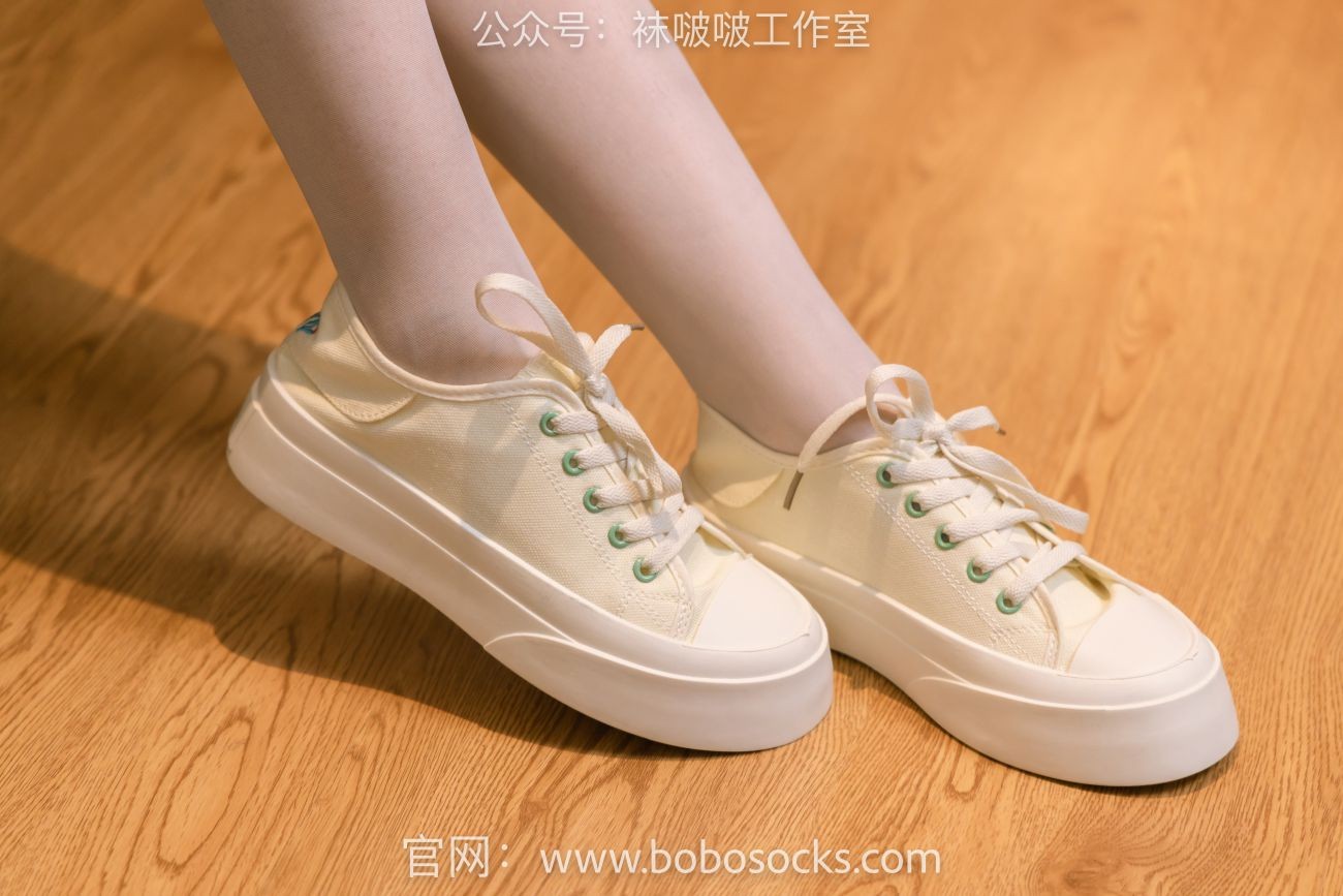 BoBoSocks袜啵啵美少女丝袜美脚写真第No.095期小安板鞋小腿丝袜 (18)