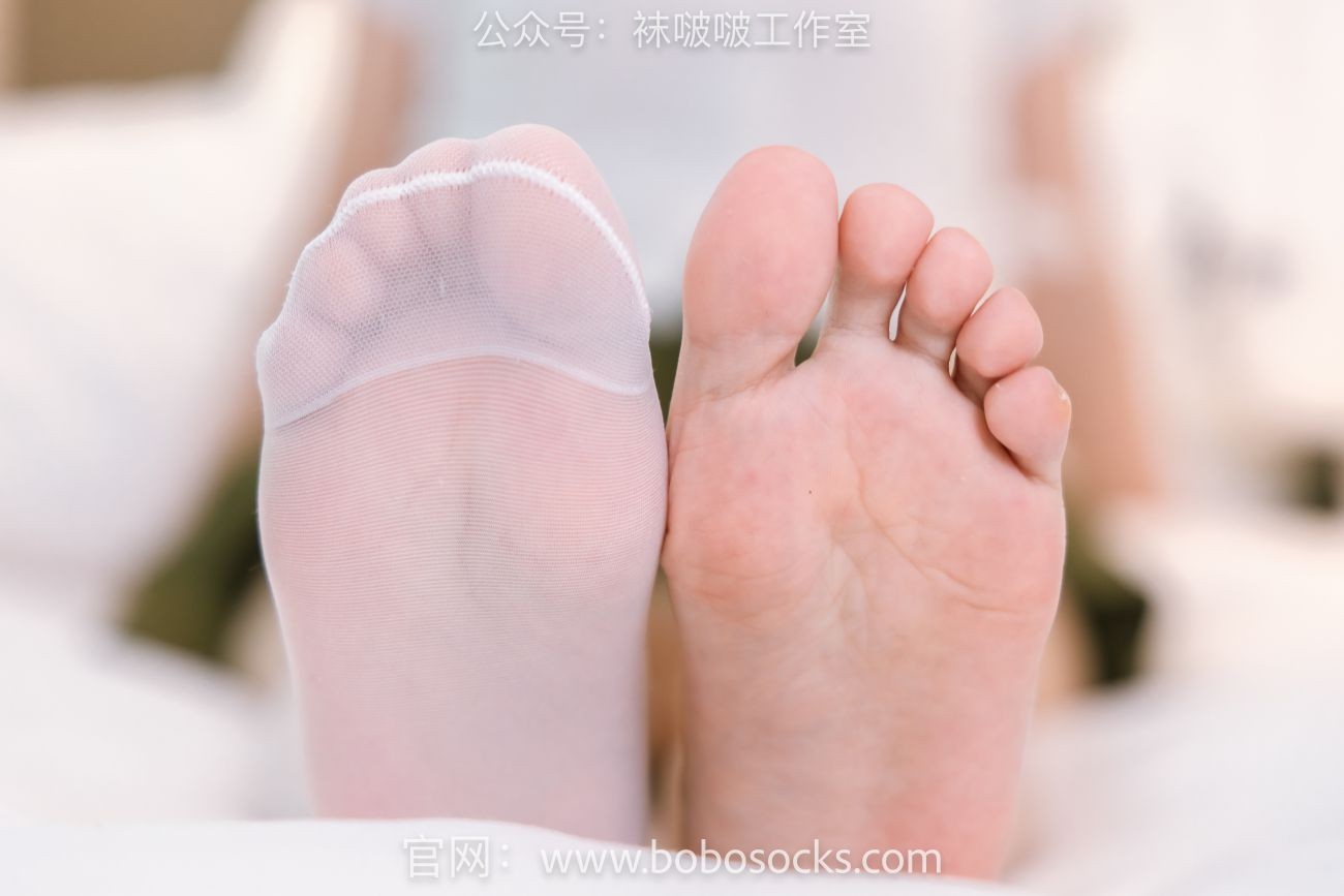 BoBoSocks袜啵啵美少女丝袜美脚写真第No.095期小安板鞋小腿丝袜 (80)