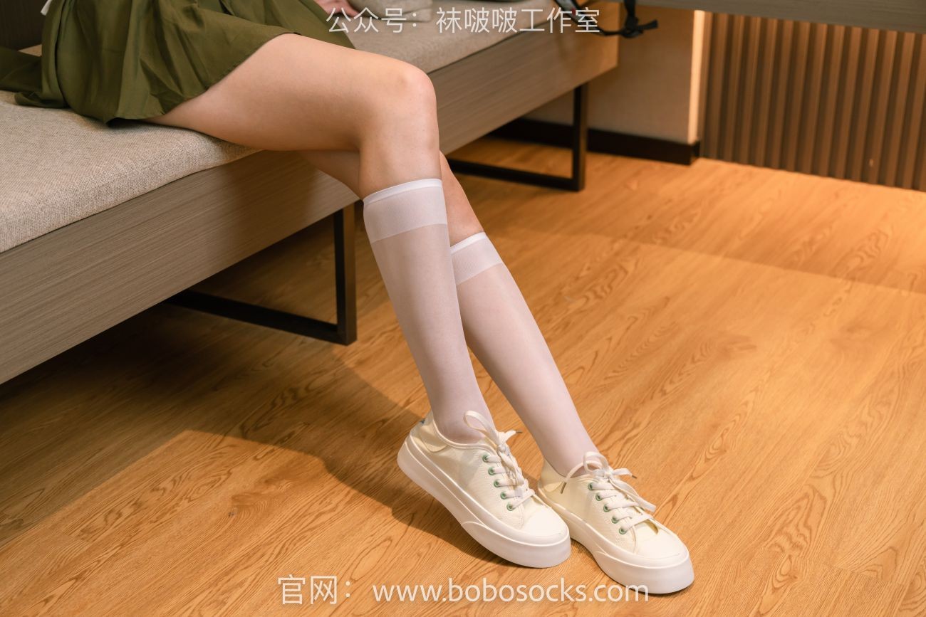 BoBoSocks袜啵啵美少女丝袜美脚写真第No.095期小安板鞋小腿丝袜 (17)