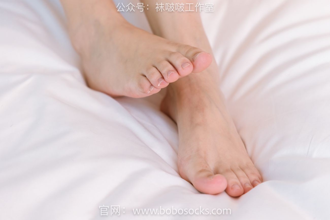 BoBoSocks袜啵啵美少女丝袜美脚写真第No.095期小安板鞋小腿丝袜 (116)