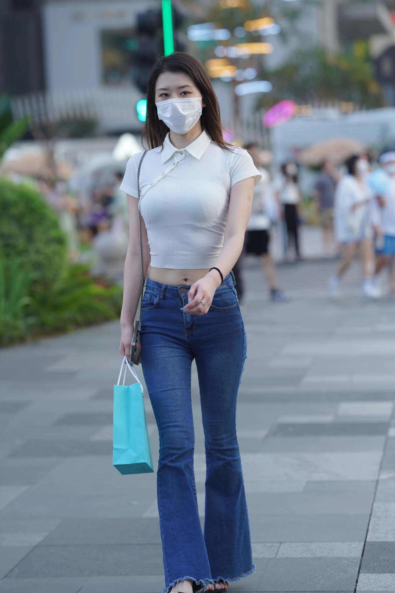 街拍牛仔裤长腿美女 (29)