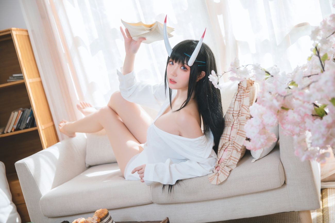 美女动漫博主瓜希酱性感Cosplay写真能代衬衣 (15)