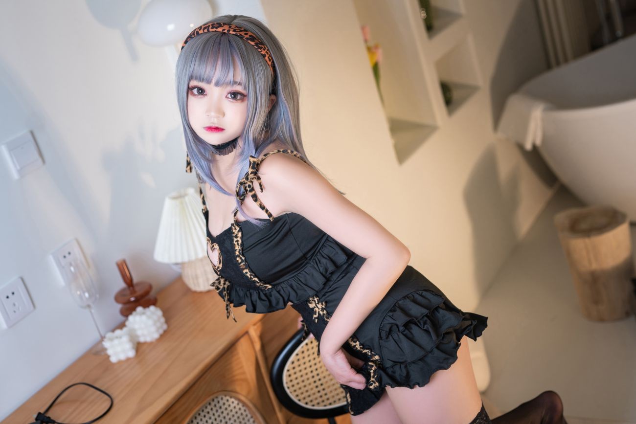 美女动漫博主恩田直幸性感Cosplay写真连体小豹纹 (23)