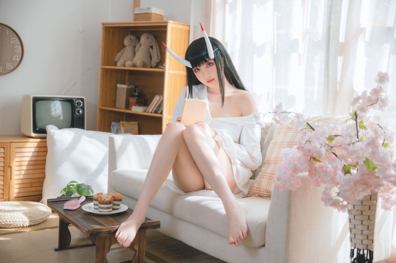 美女动漫博主瓜希酱性感Cosplay写真能代衬衣 (10)