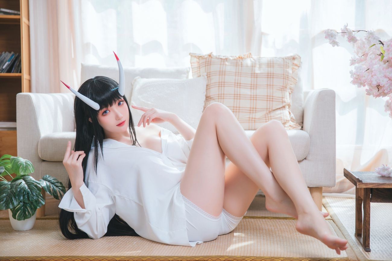 美女动漫博主瓜希酱性感Cosplay写真能代衬衣 (18)