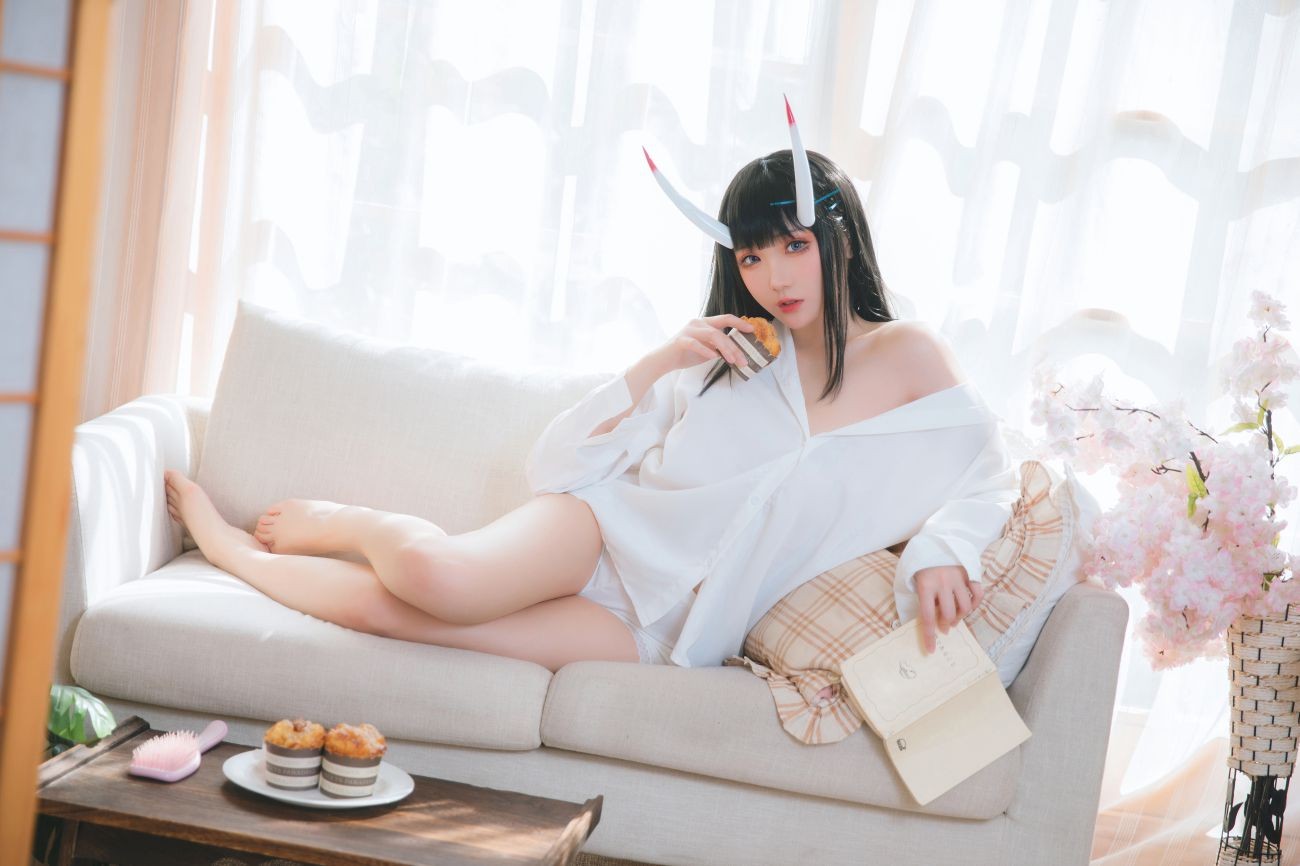 美女动漫博主瓜希酱性感Cosplay写真能代衬衣 (12)