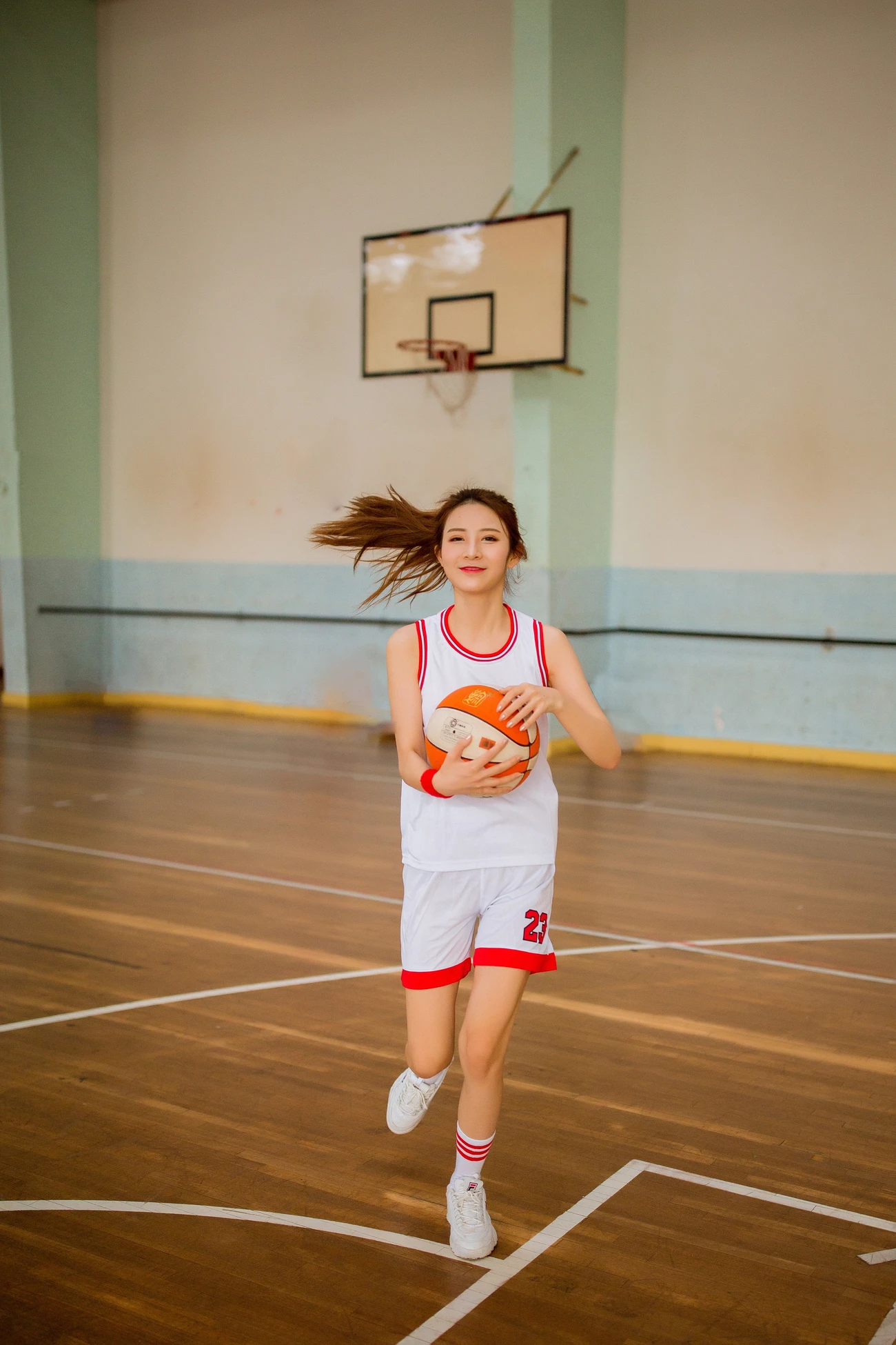 YITUYU艺图语模特唯美写真2022.02.01期篮球少女 小于 (15)