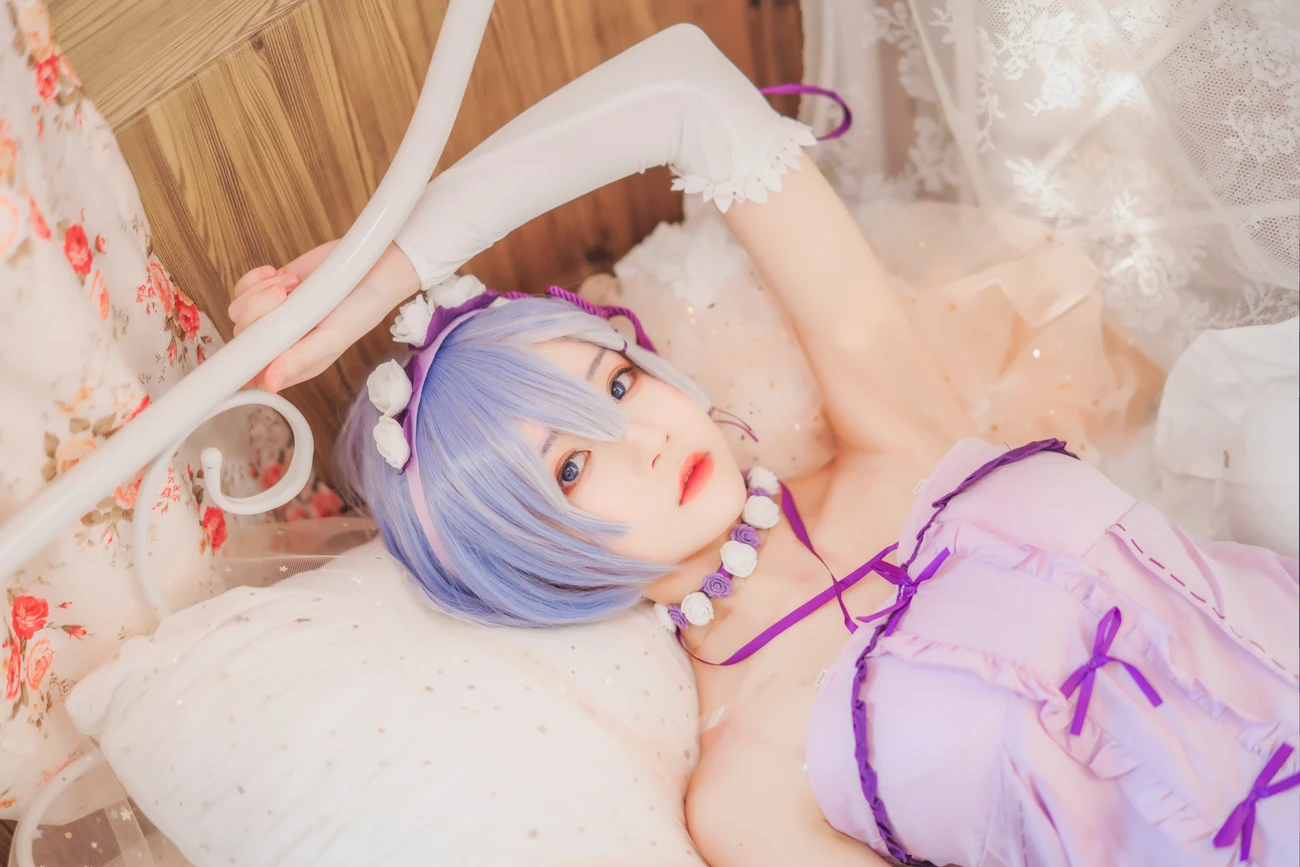 微博美少女桜桃喵Cosplay性感写真蕾姆小睡裙 (30)