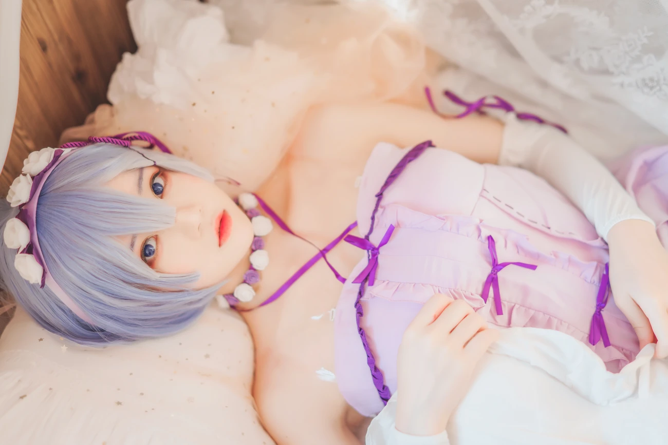 微博美少女桜桃喵Cosplay性感写真蕾姆小睡裙 (32)