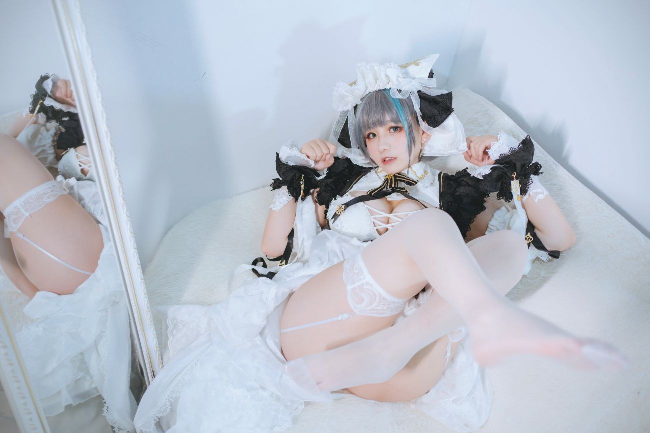 美女动漫博主阿半今天很开心性感Cosplay写真柴郡 (17)