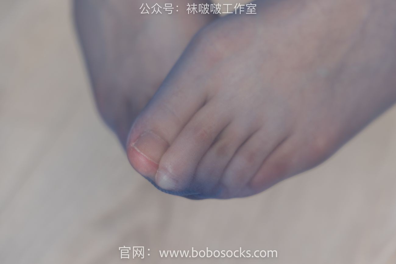 BoBoSocks袜啵啵美少女丝袜美脚写真第No.105期小甜豆空姐制服高跟鞋蓝色丝袜 (122)