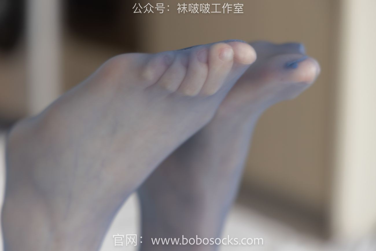 BoBoSocks袜啵啵美少女丝袜美脚写真第No.105期小甜豆空姐制服高跟鞋蓝色丝袜 (82)