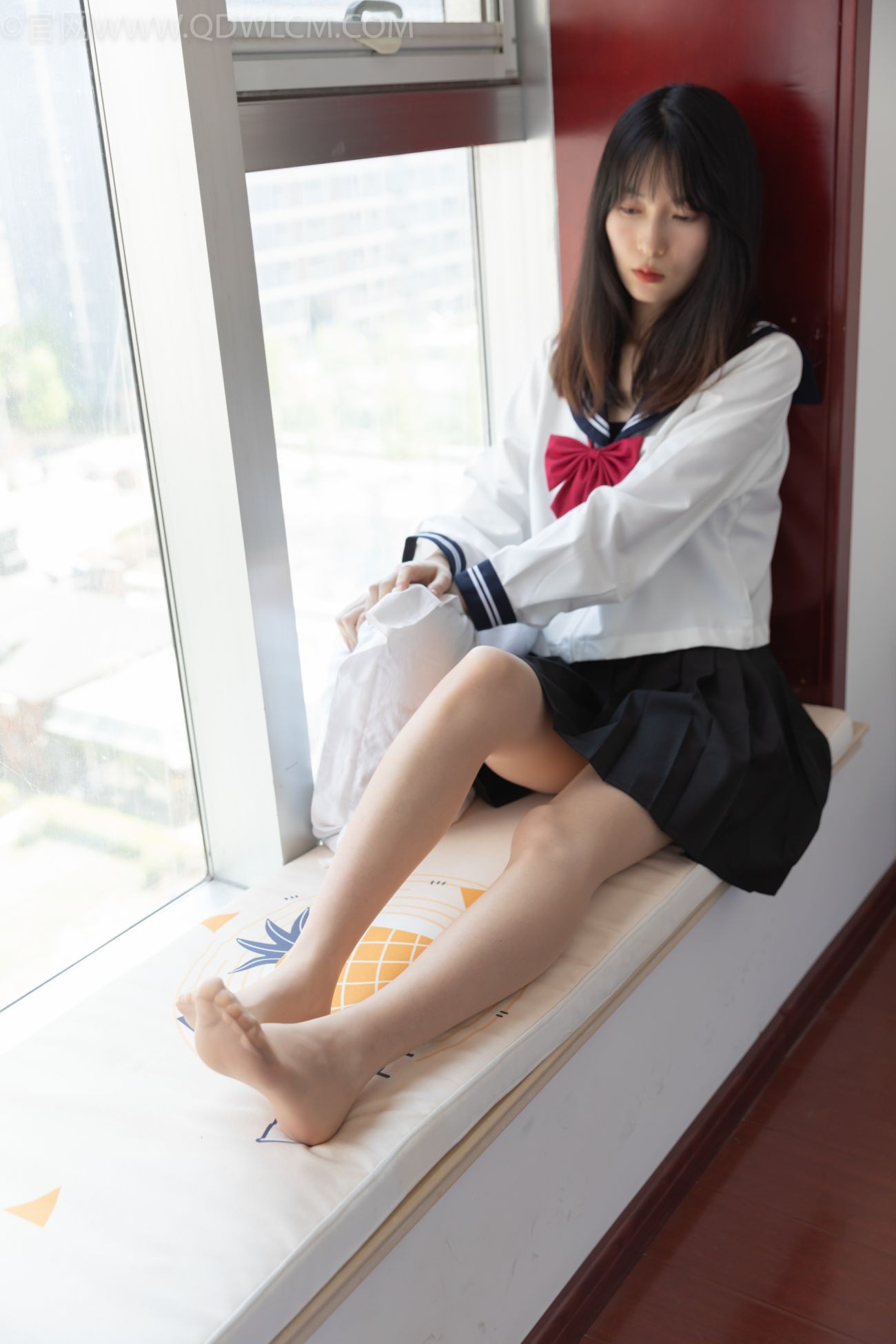 物恋传媒美少女丝袜美脚写真第No.1145期JK制服肉丝袜混搭风 (92)