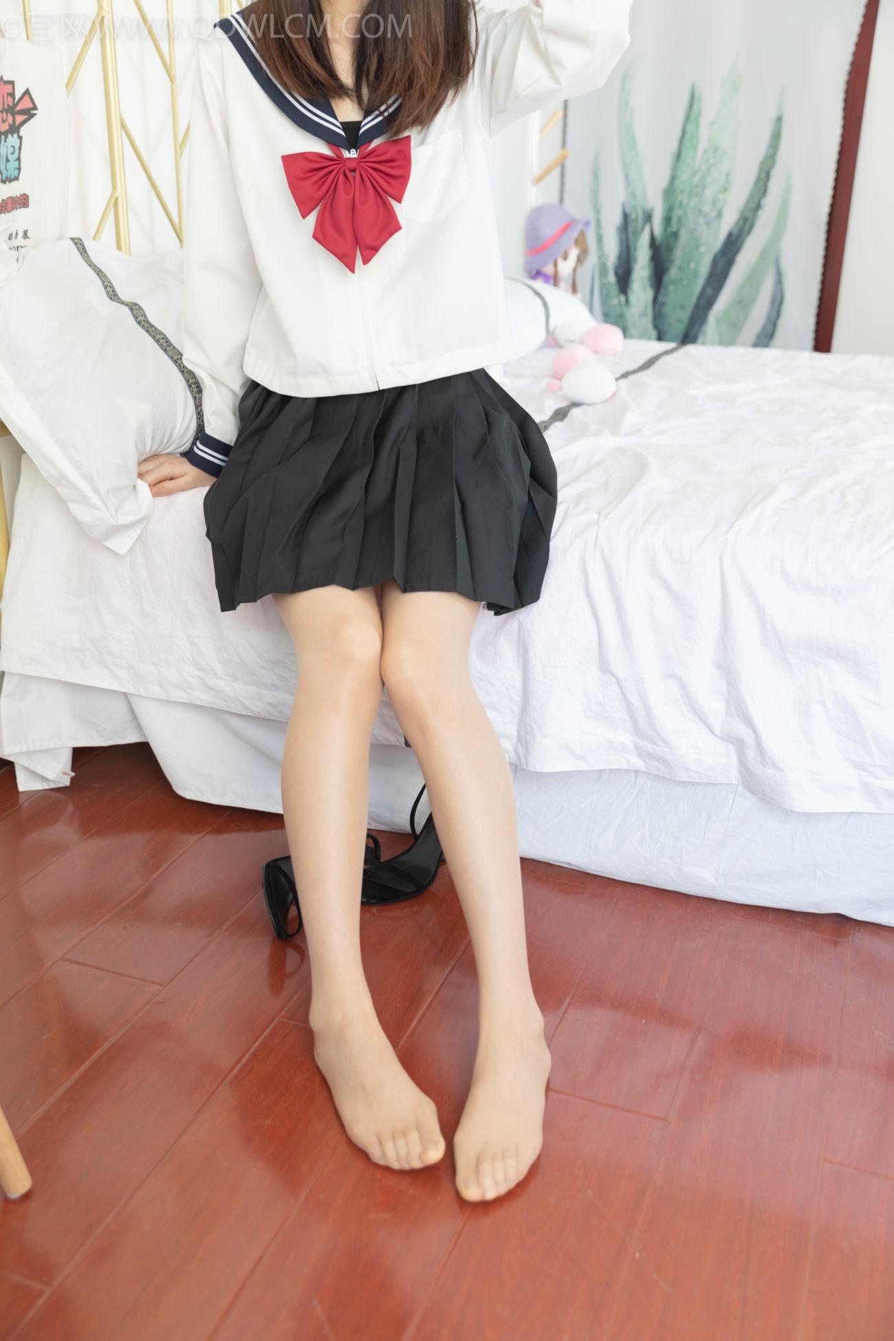 物恋传媒美少女丝袜美脚写真第No.1145期JK制服肉丝袜混搭风 (70)