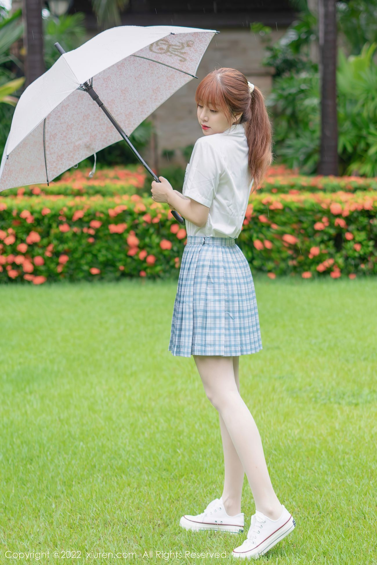 XIUREN秀人网美媛馆美女模特写真第No.5137期王雨纯JK制服白丝袜 (2)