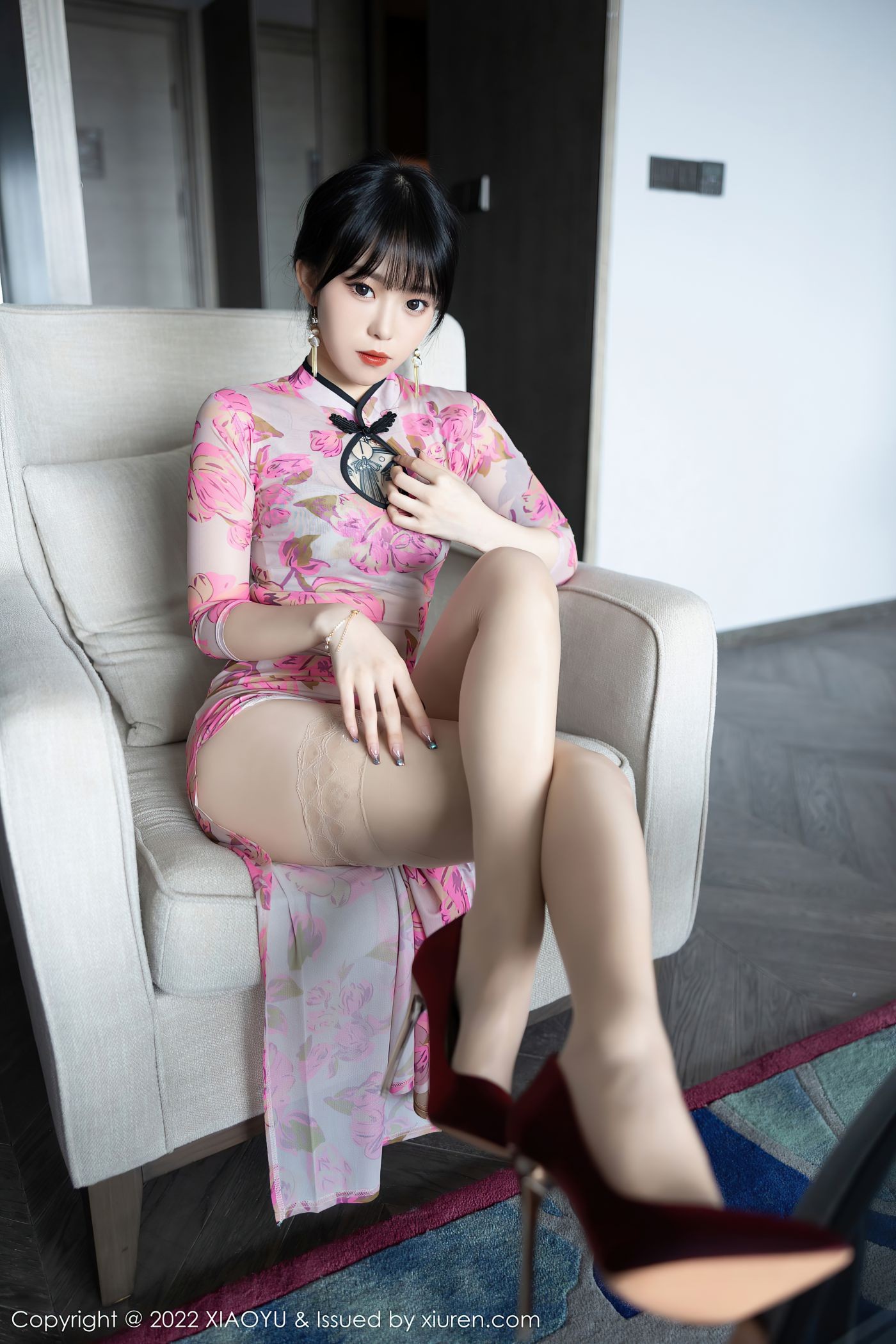XIAOYU语画界性感模特写真第Vol.807期奶瓶旗袍肉丝袜高跟美腿 (39)