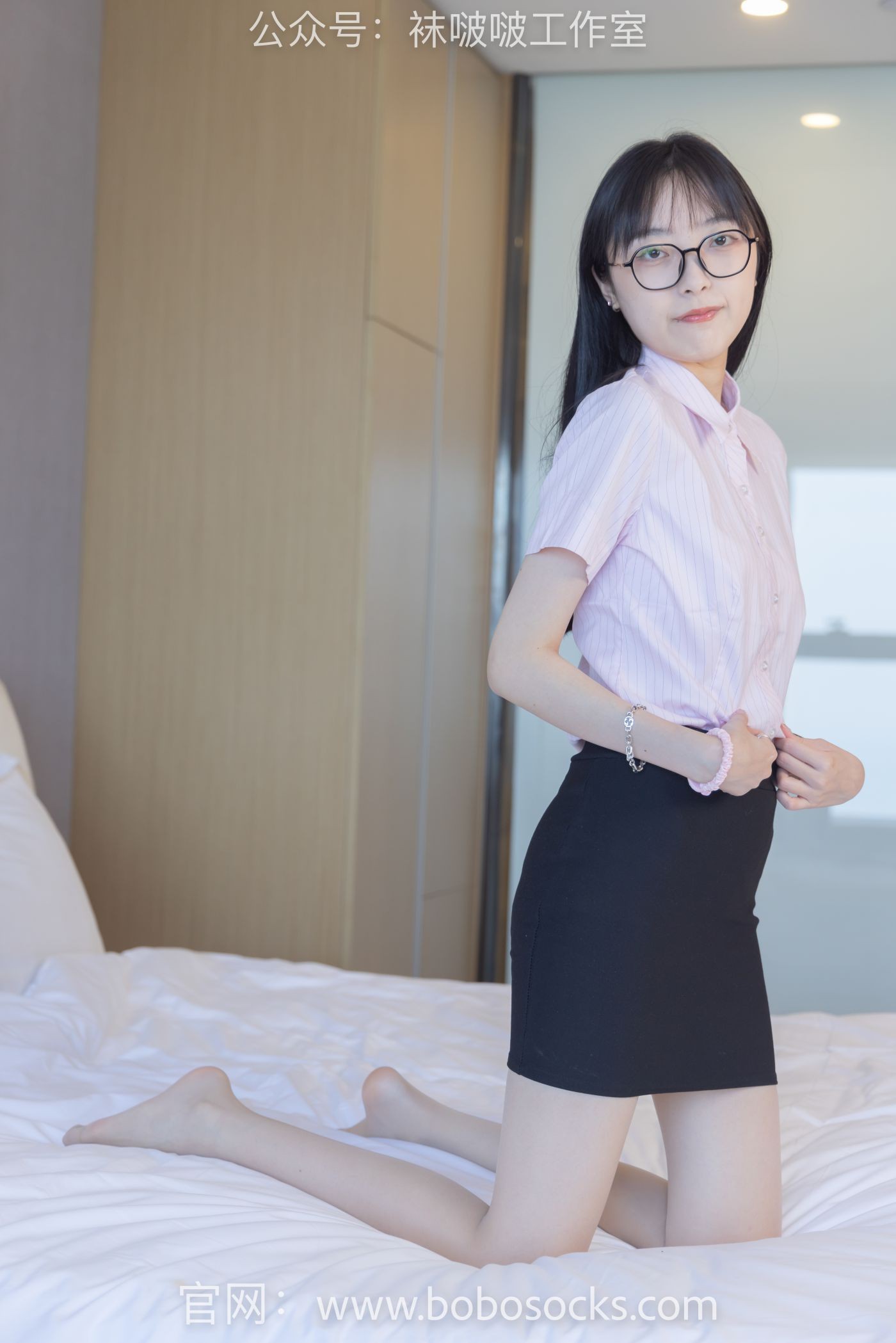 BoBoSocks袜啵啵美少女丝袜美脚写真第No.106期稚予OL制服肉丝高跟美腿 (71)