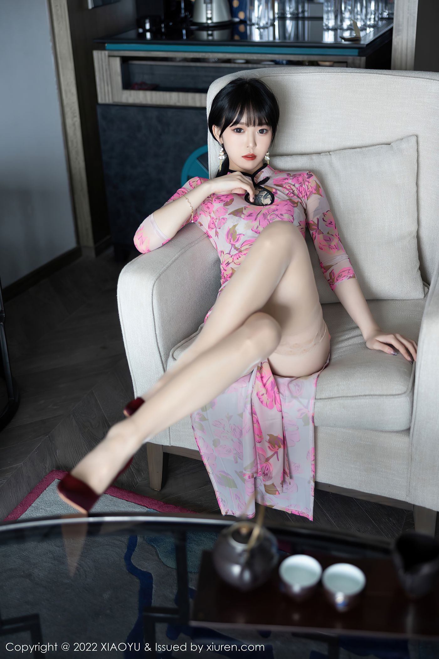 XIAOYU语画界性感模特写真第Vol.807期奶瓶旗袍肉丝袜高跟美腿 (36)