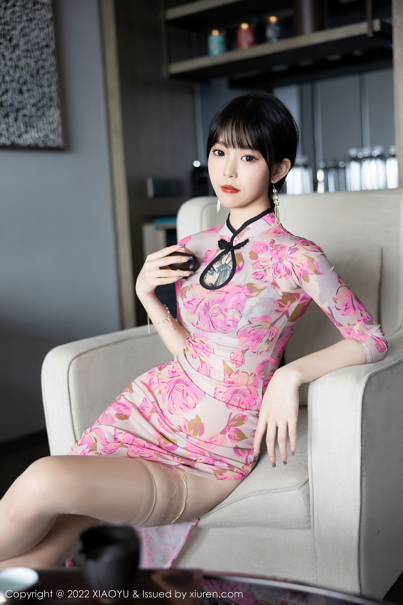 XIAOYU语画界性感模特写真第Vol.807期奶瓶旗袍肉丝袜高跟美腿 (22)