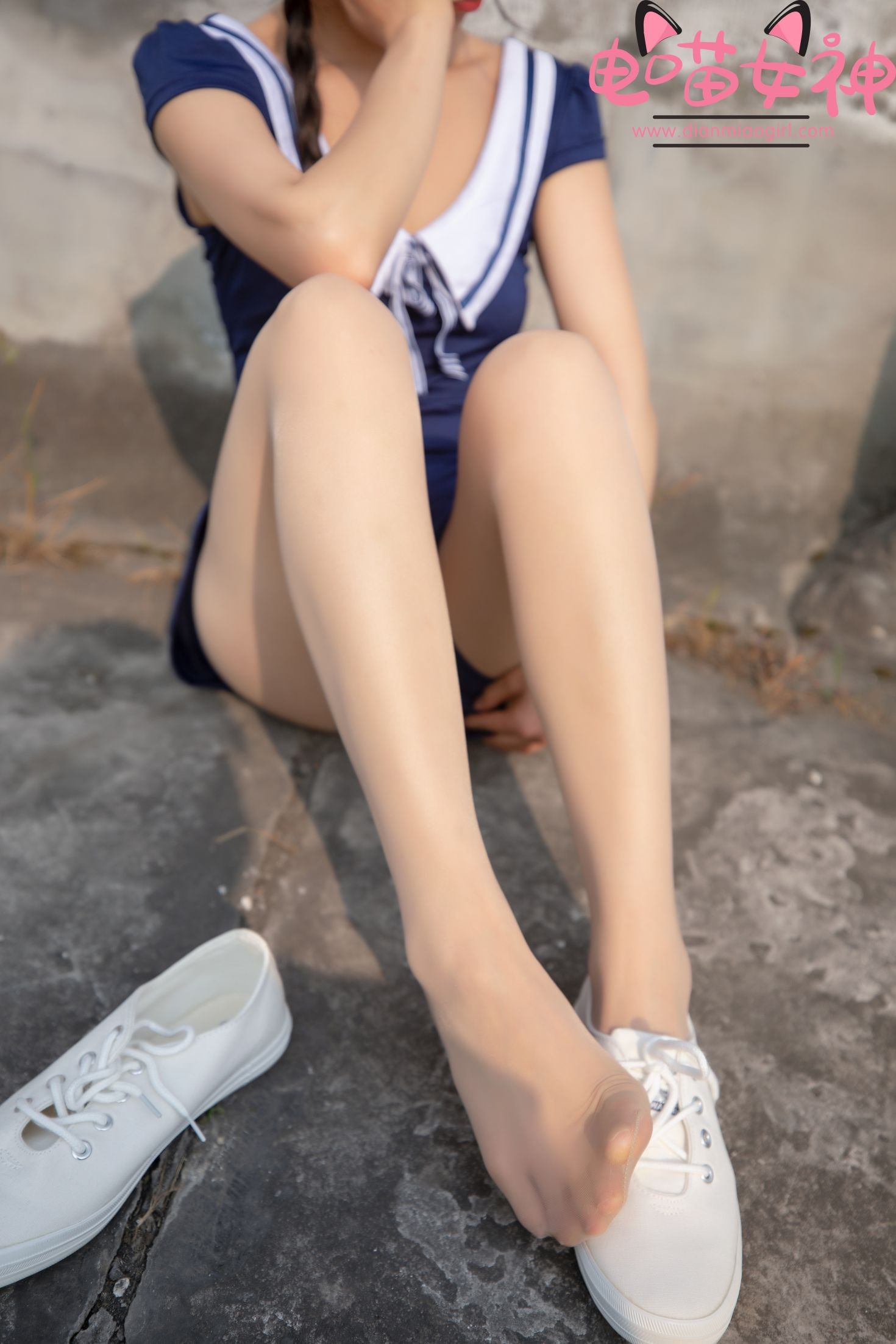 电喵女神少女丝袜美脚性感写真灵唯 制服 (17)