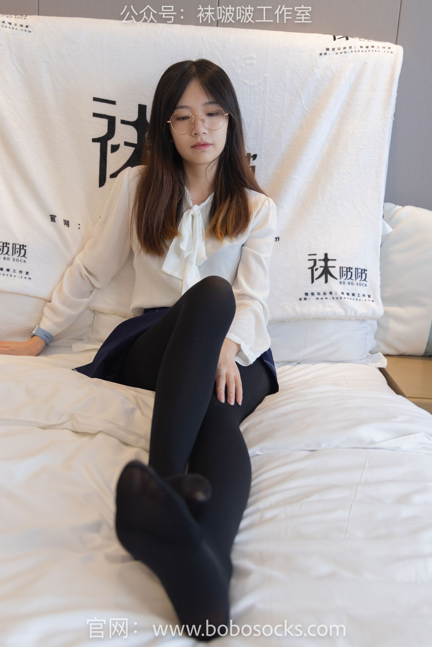 BoBoSocks袜啵啵美少女丝袜美脚写真第No.114期小甜豆高跟鞋帆布鞋肉丝厚黑丝 (146)