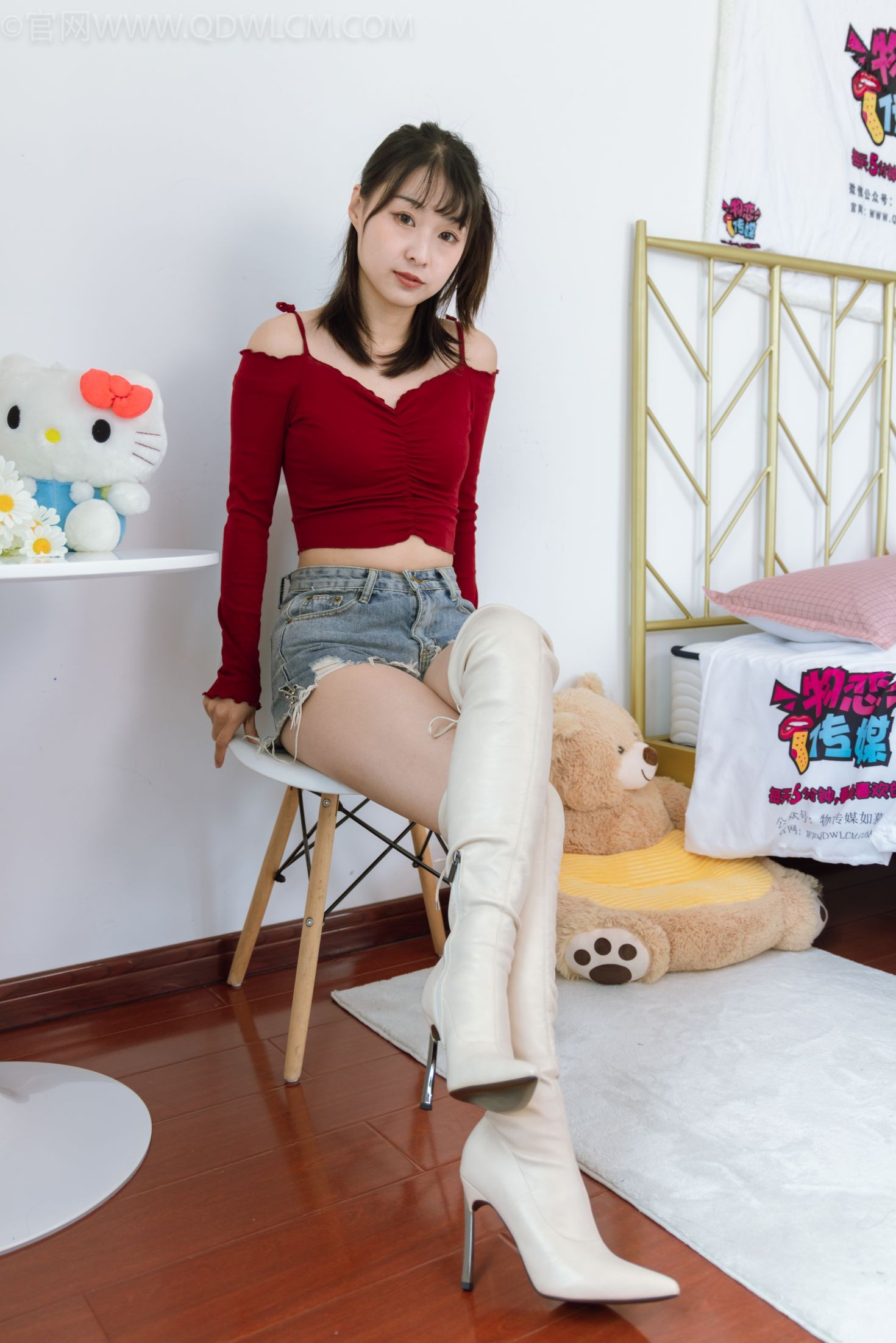 物恋传媒美少女丝袜美脚写真第No.1189期月心清澈的心 (10)