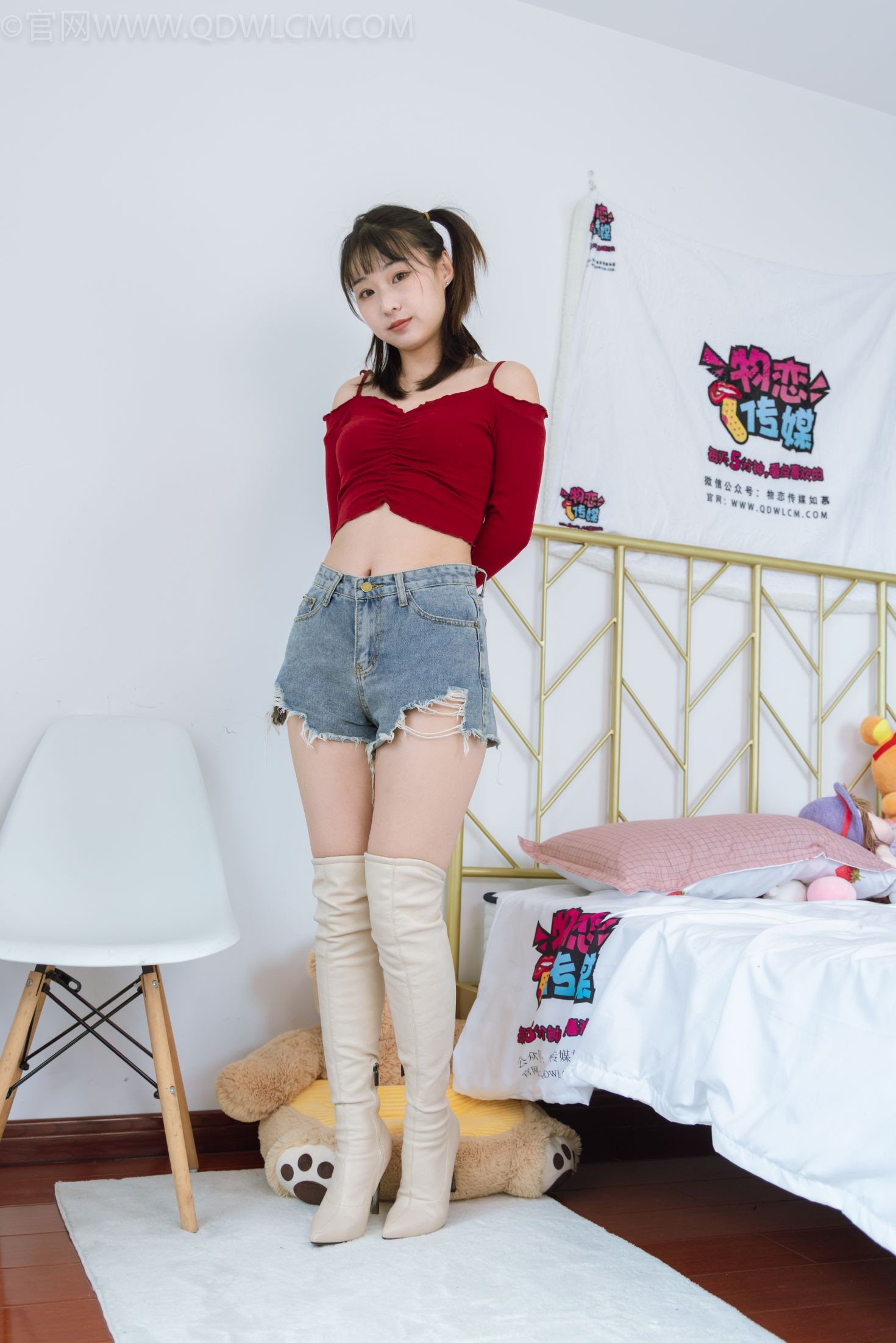 物恋传媒美少女丝袜美脚写真第No.1189期月心清澈的心 (4)