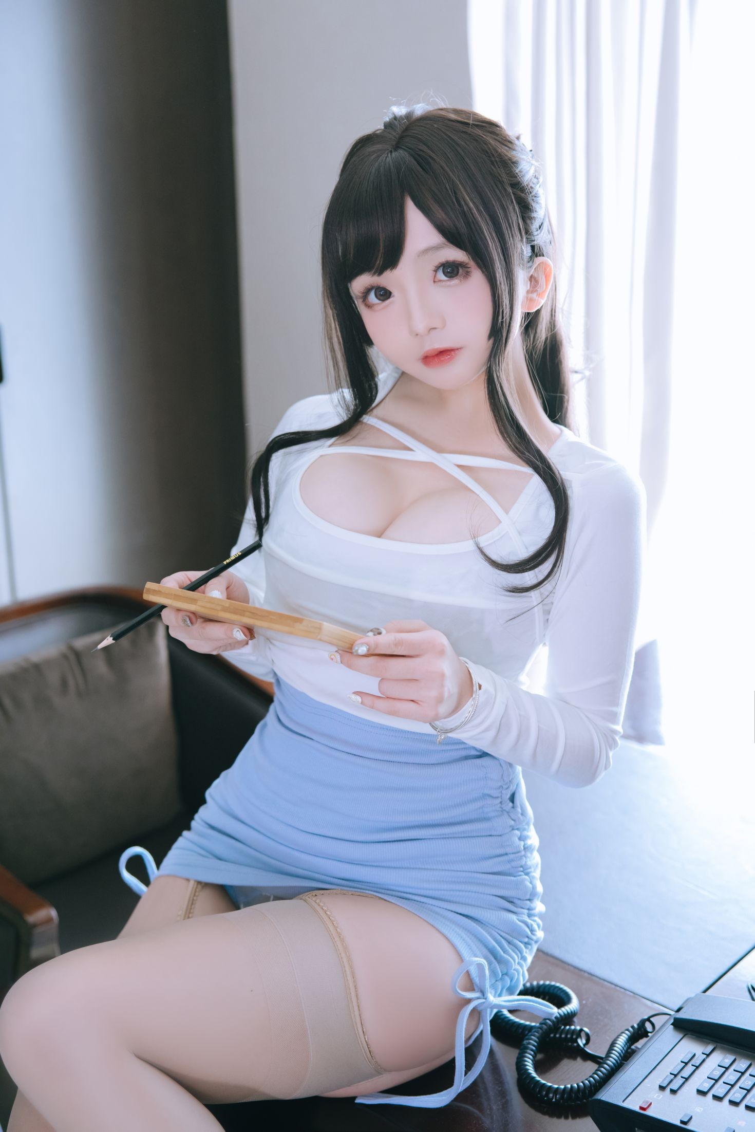 美女动漫博主日奈娇性感Cosplay写真包臀裙秘书 (88)