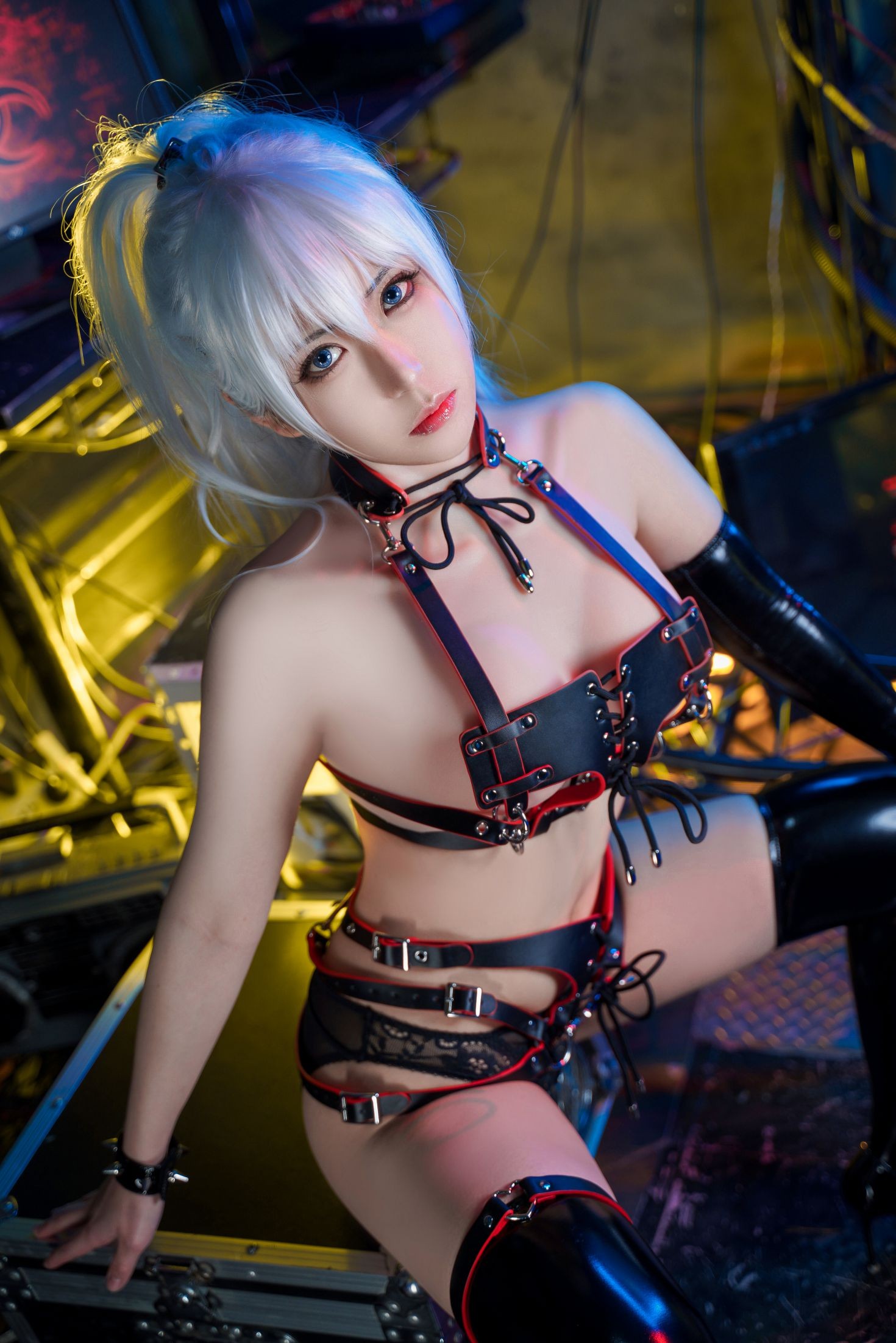 美女动漫博主虎森森性感Cosplay写真皮革女王 (11)