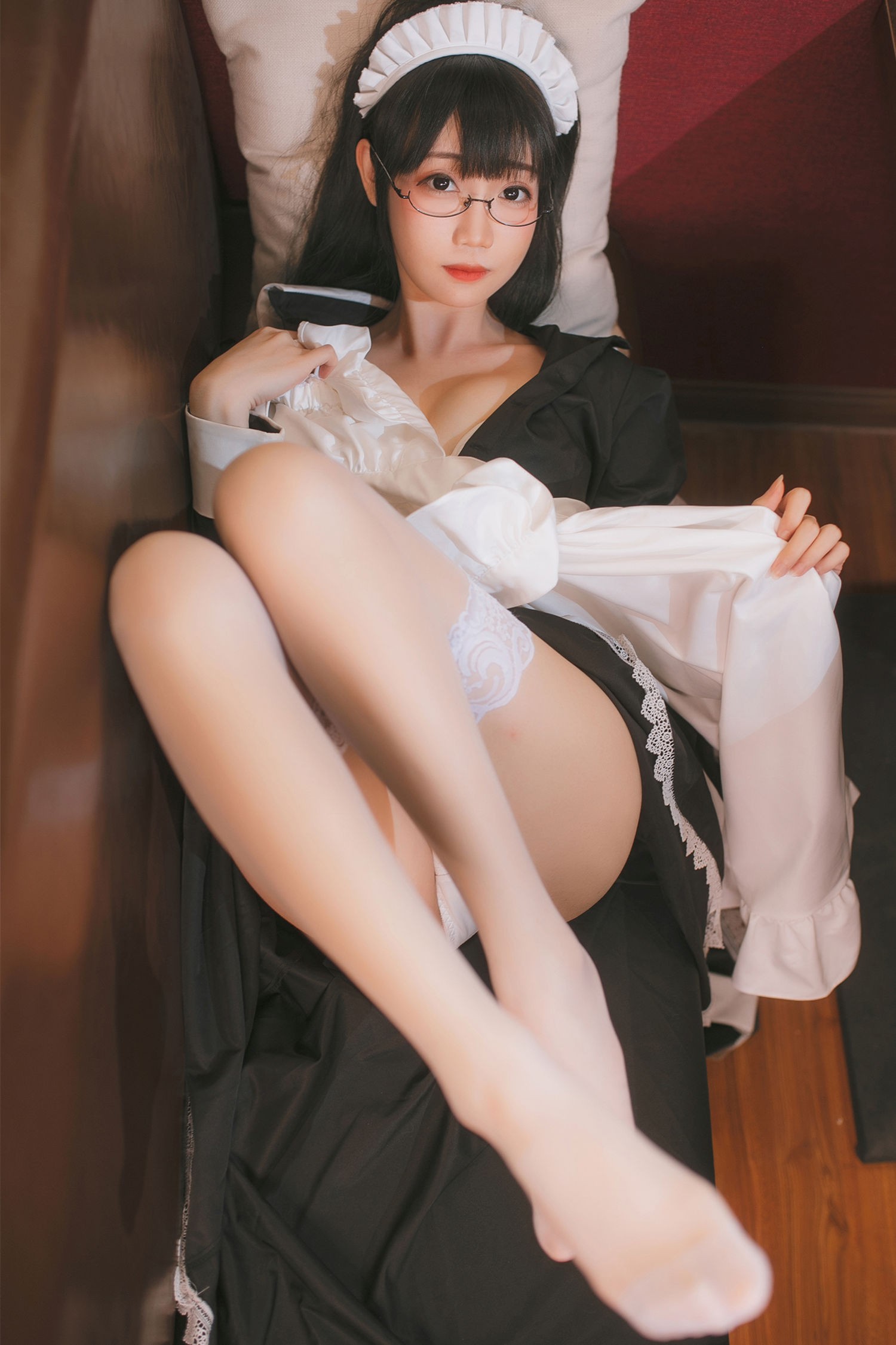 美女动漫博主焖焖碳性感Cosplay写真女仆 (1)