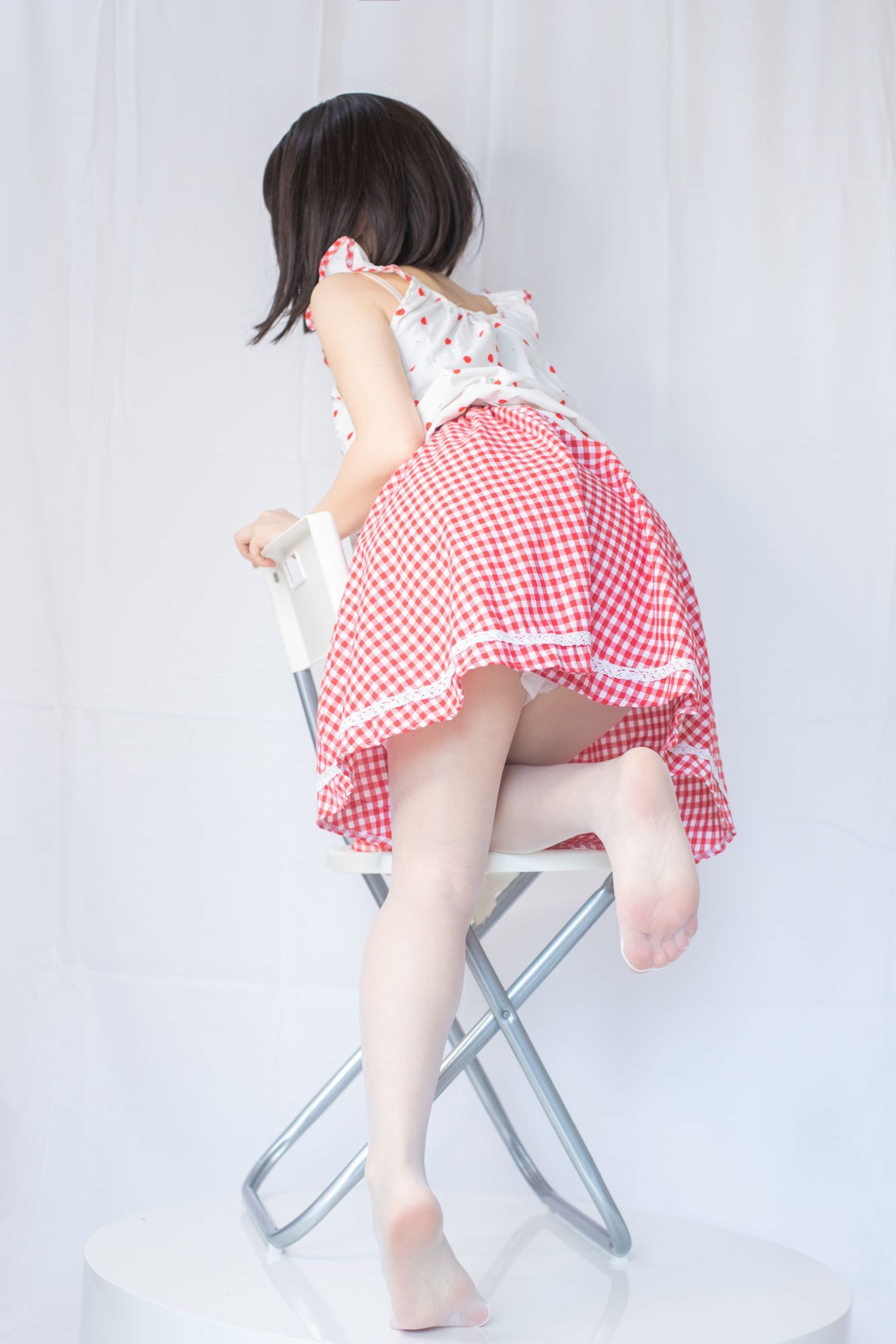 美女动漫博主神沢永莉性感Cosplay写真粉色格子裙 (2)