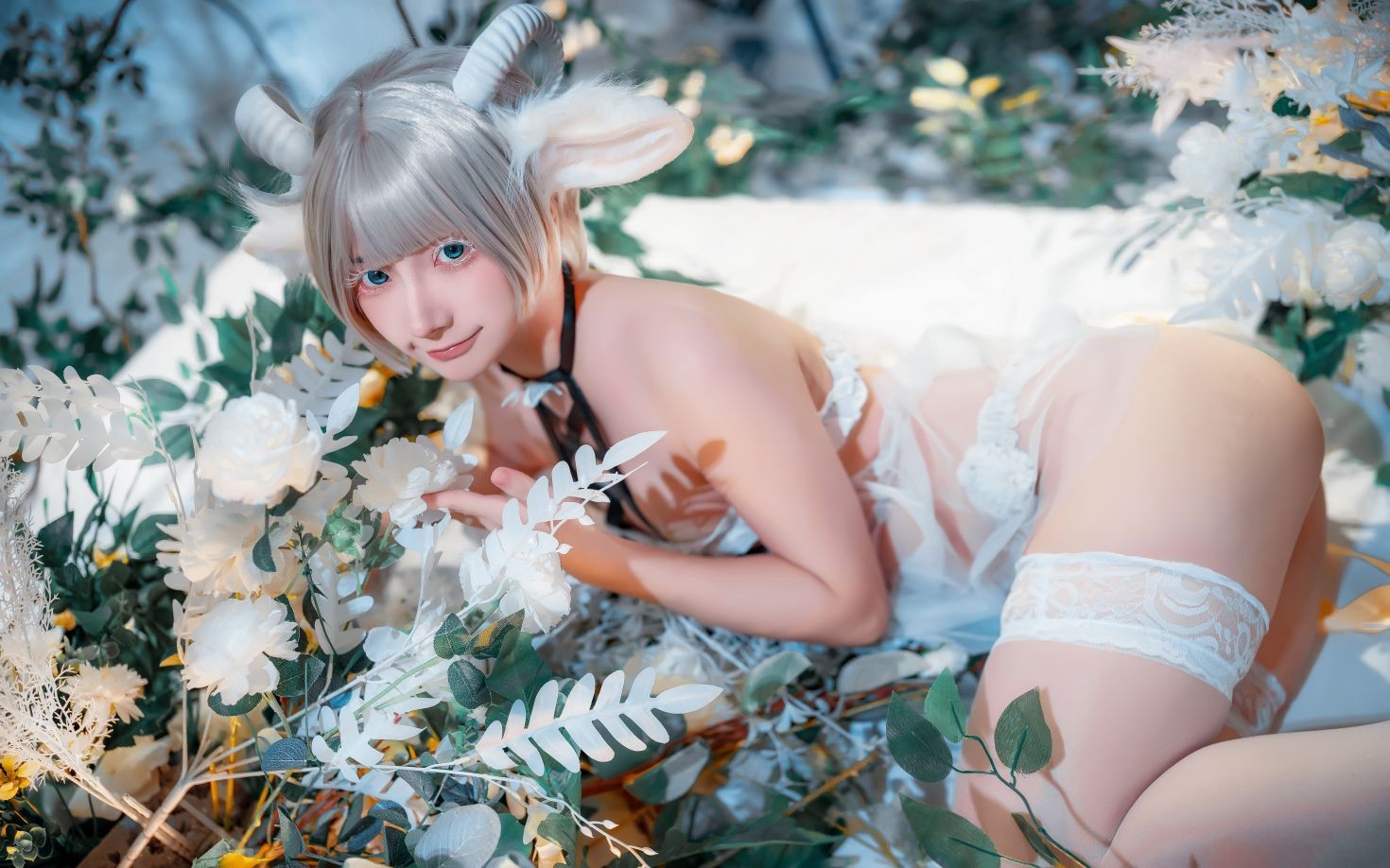 美女动漫博主是三不是世性感Cosplay写真羊羊 (5)