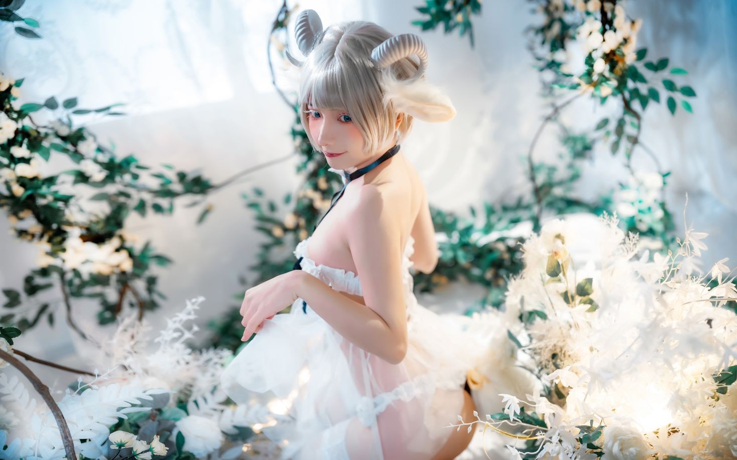 美女动漫博主是三不是世性感Cosplay写真羊羊 (18)