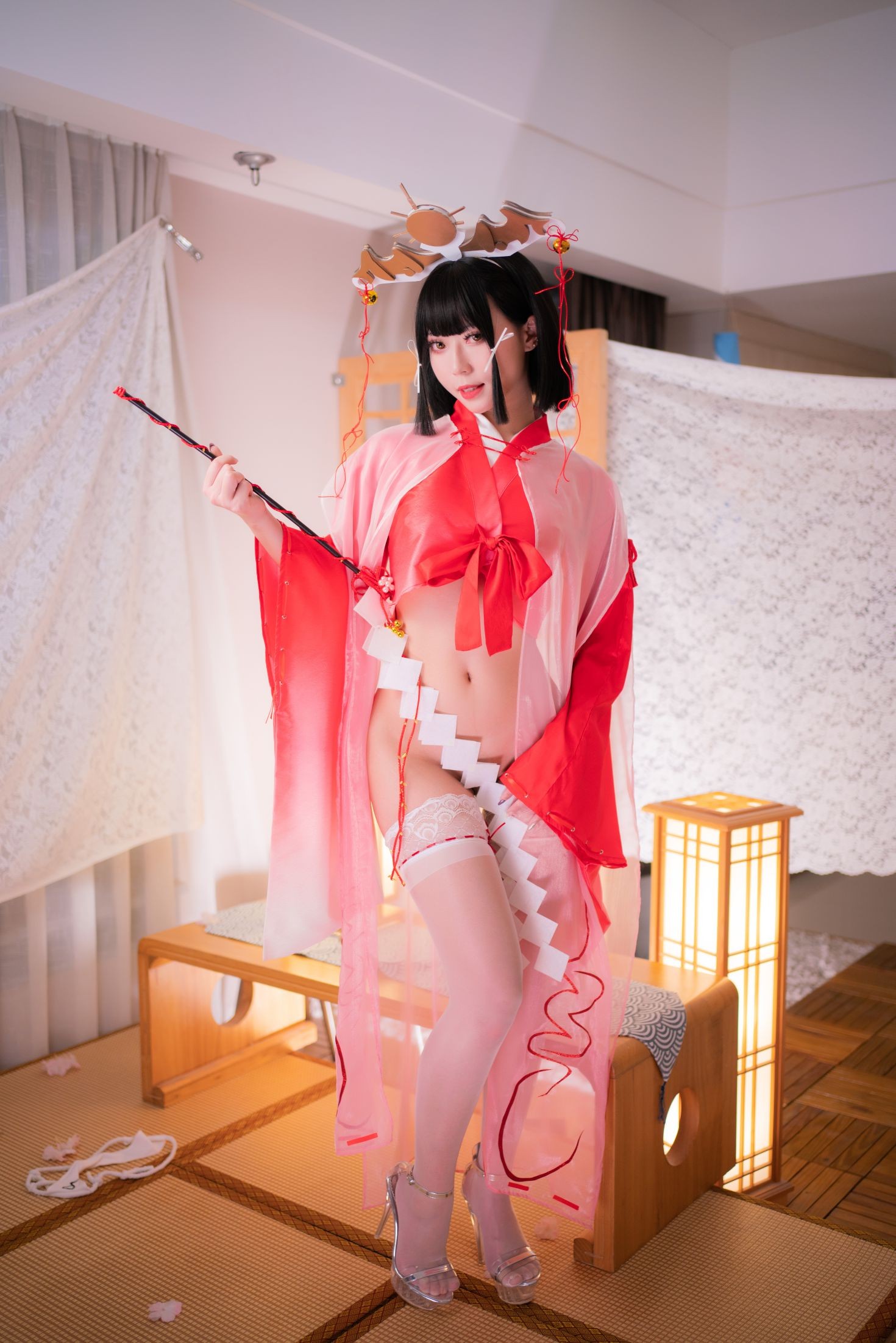 美女动漫博主Money冷冷性感Cosplay写真辉夜巫女 (119)