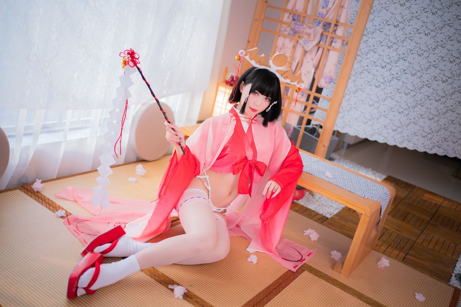 美女动漫博主Money冷冷性感Cosplay写真辉夜巫女 (13)