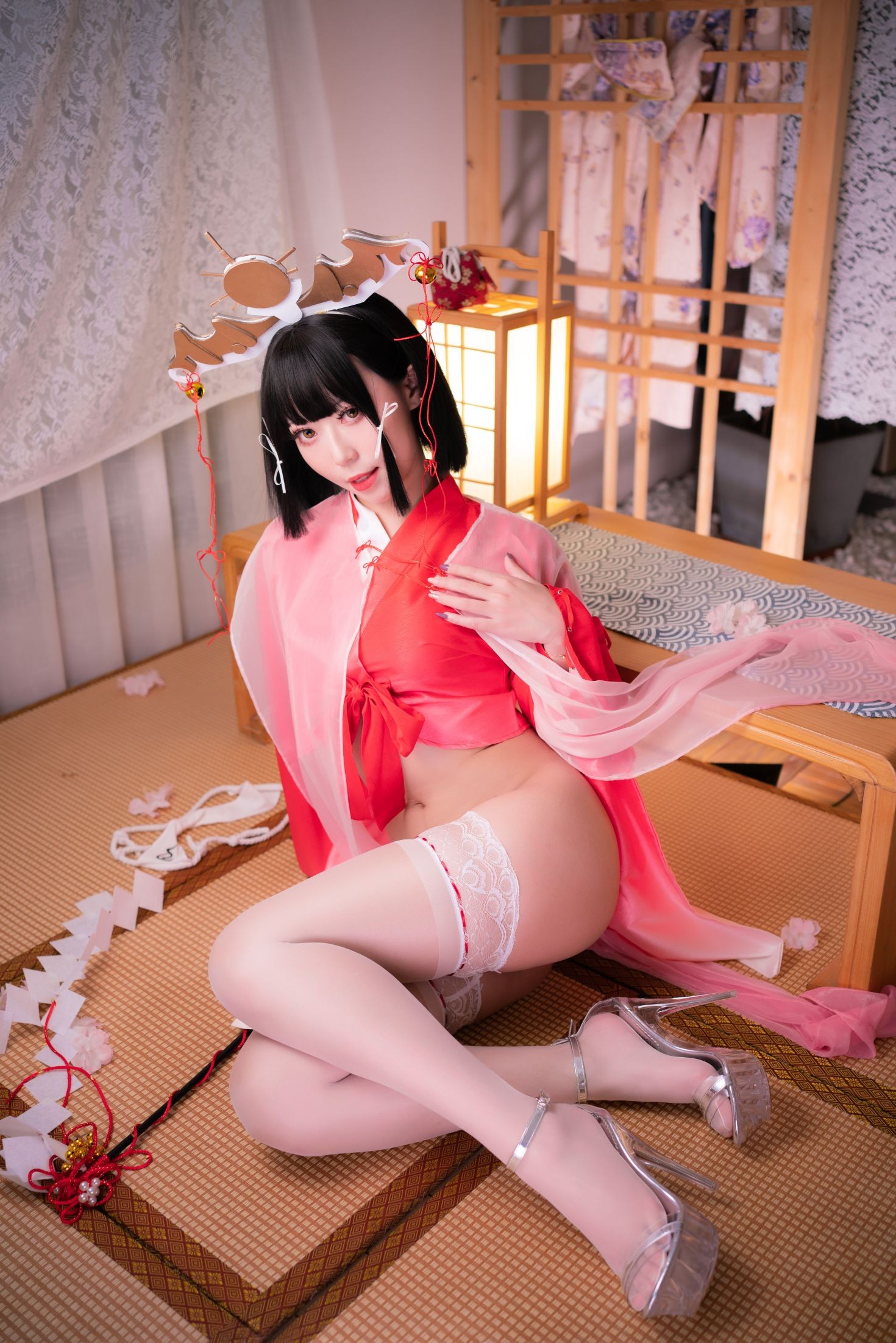 美女动漫博主Money冷冷性感Cosplay写真辉夜巫女 (99)