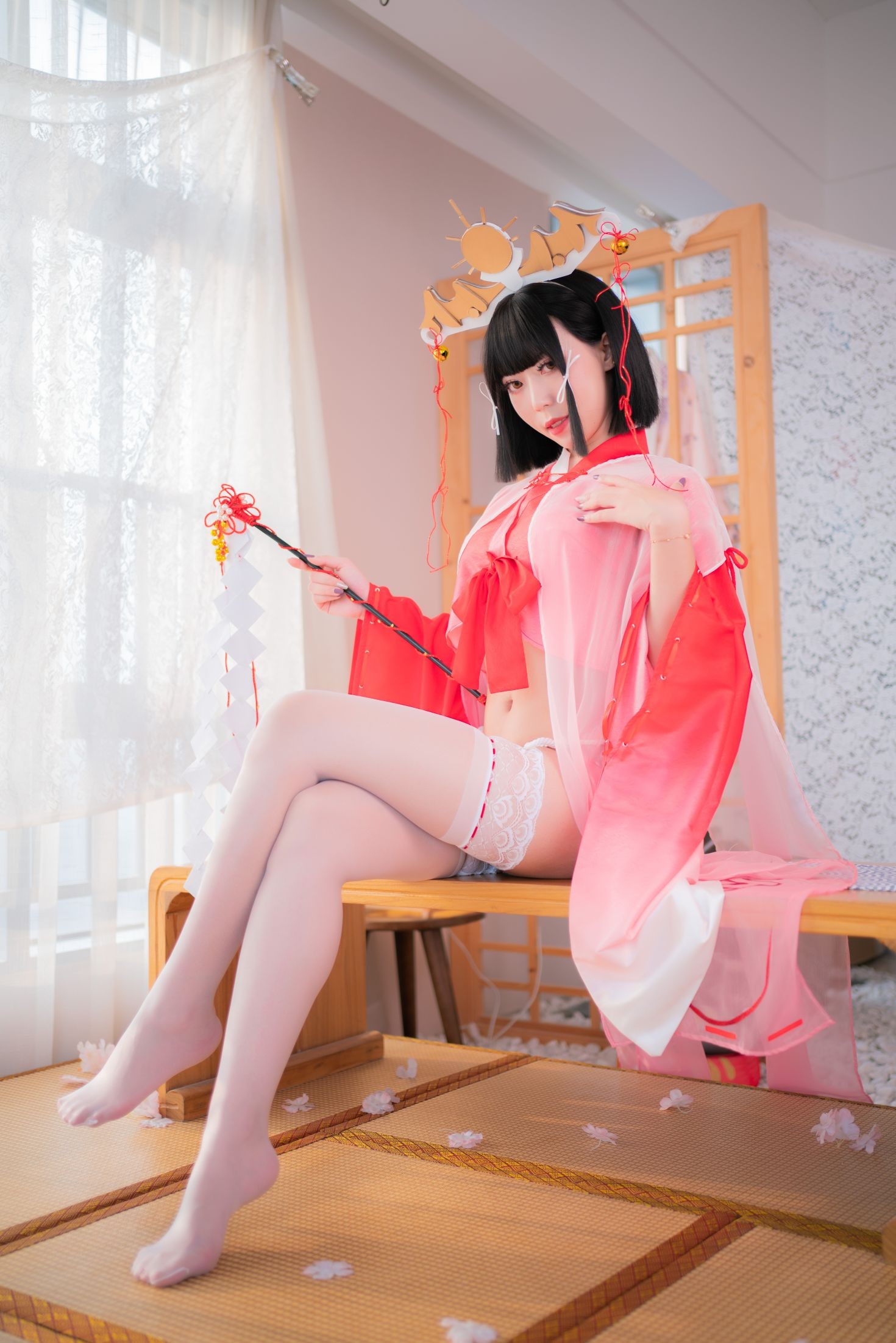 美女动漫博主Money冷冷性感Cosplay写真辉夜巫女 (46)