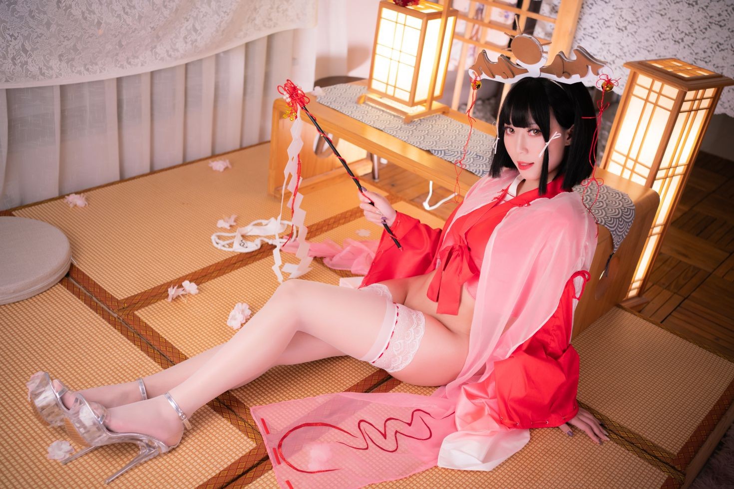 美女动漫博主Money冷冷性感Cosplay写真辉夜巫女 (94)