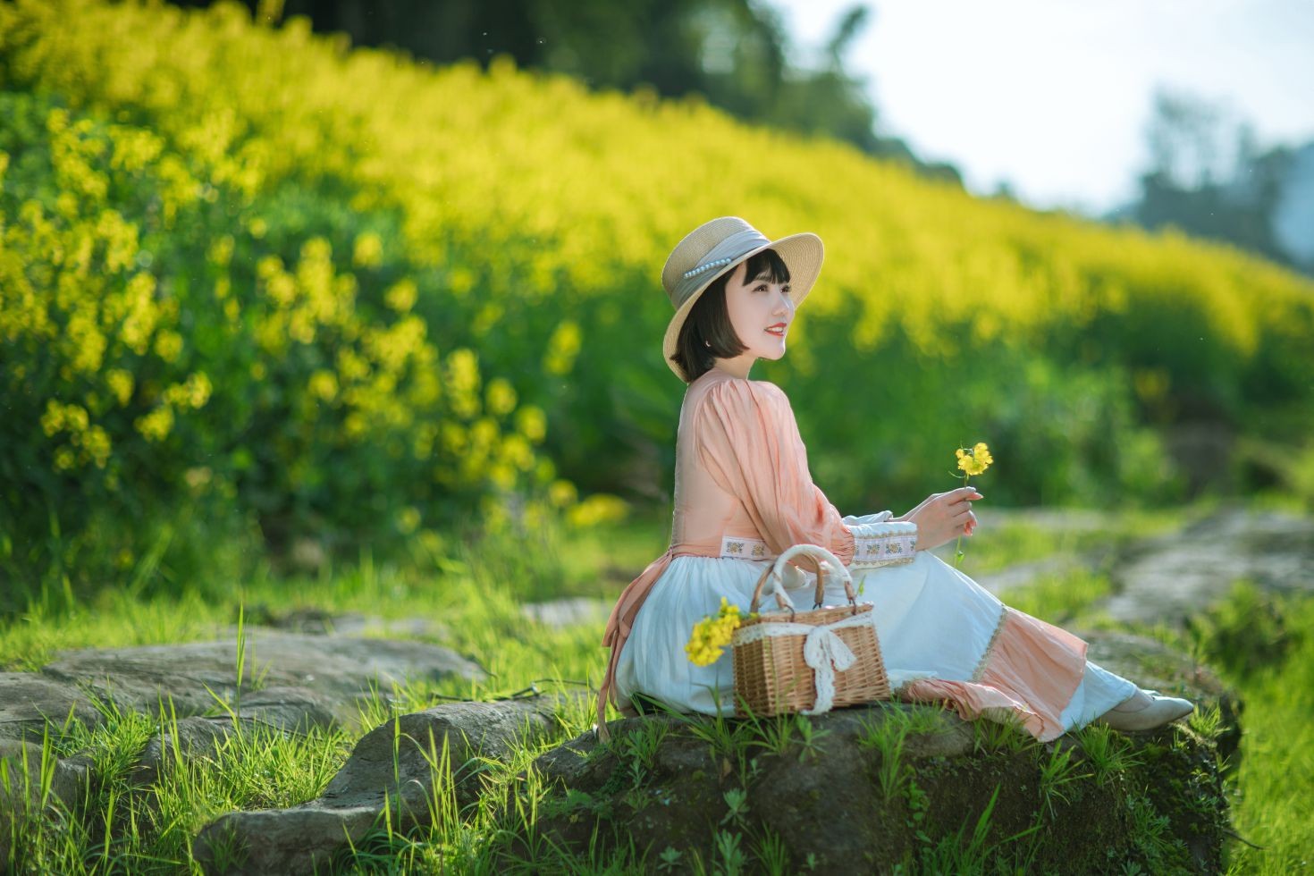 YITUYU艺图语模特唯美写真2022.08.21期春天里的姑娘 冬琴 (12)