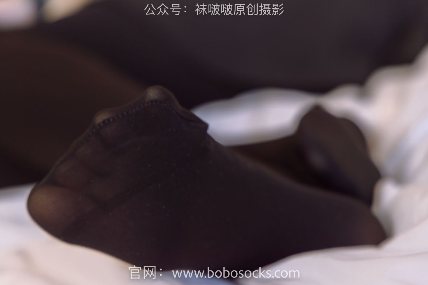 BoBoSocks袜啵啵美少女丝袜美脚写真第No.130期稚予两双穿脏篮球鞋厚黑丝 (69)