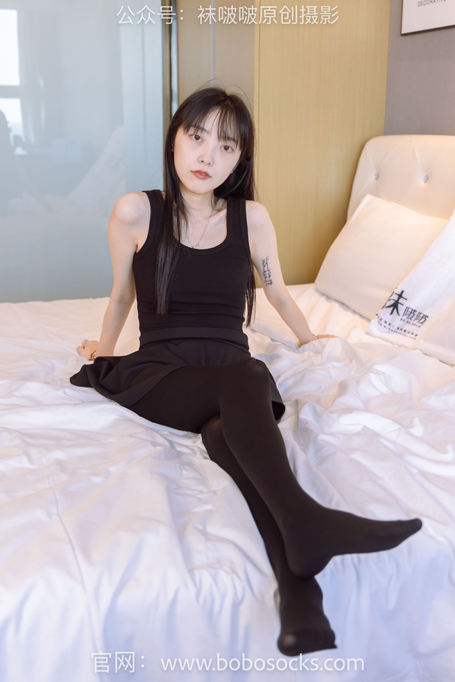 BoBoSocks袜啵啵美少女丝袜美脚写真第No.130期稚予两双穿脏篮球鞋厚黑丝 (52)