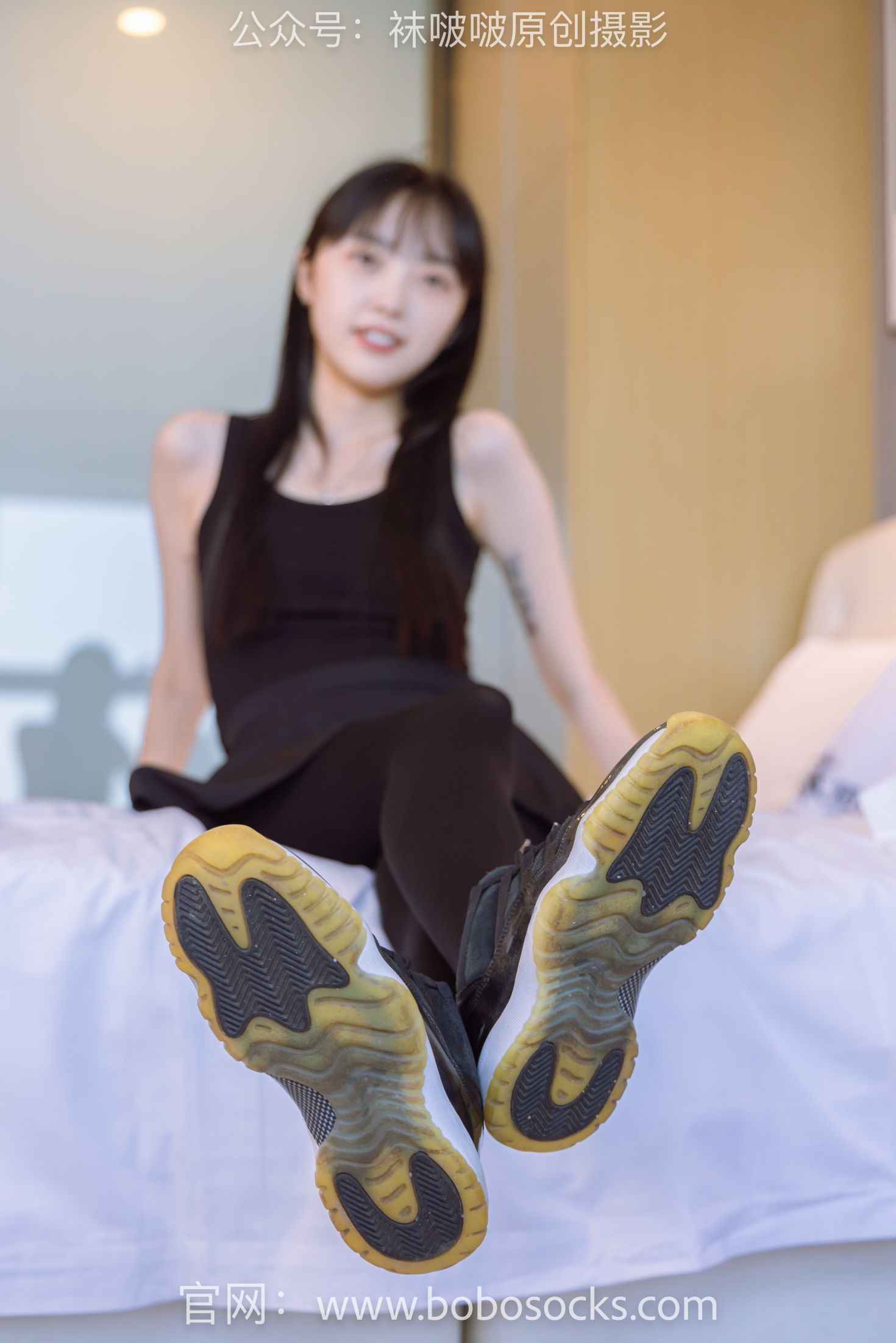 BoBoSocks袜啵啵美少女丝袜美脚写真第No.130期稚予两双穿脏篮球鞋厚黑丝 (28)