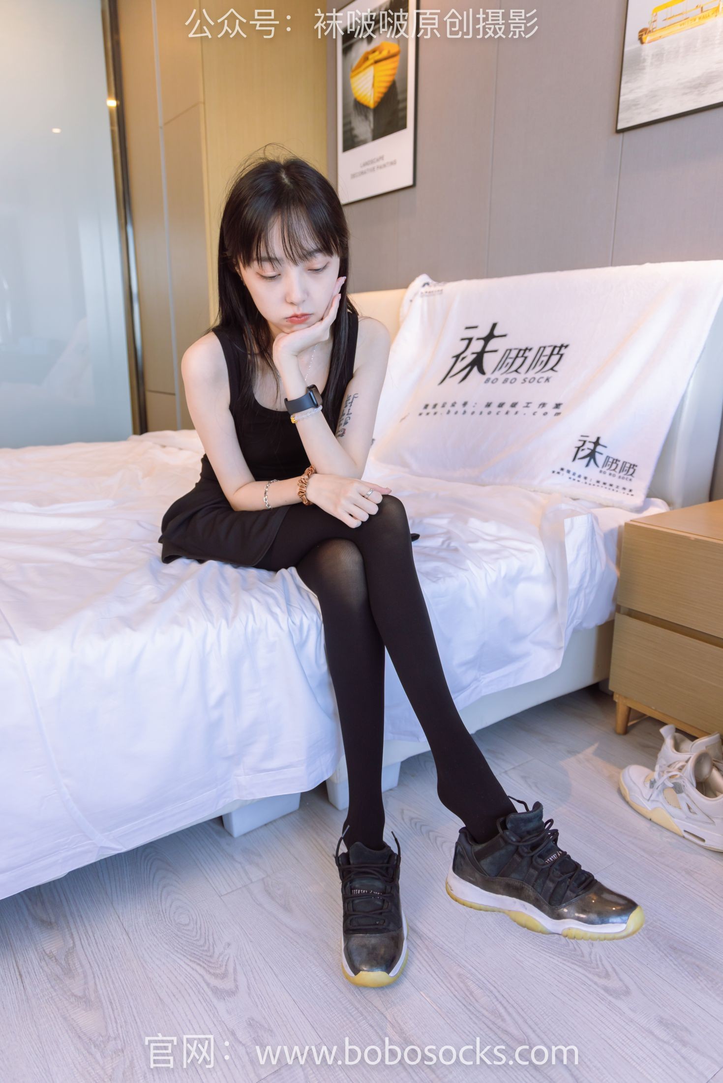 BoBoSocks袜啵啵美少女丝袜美脚写真第No.130期稚予两双穿脏篮球鞋厚黑丝 (43)