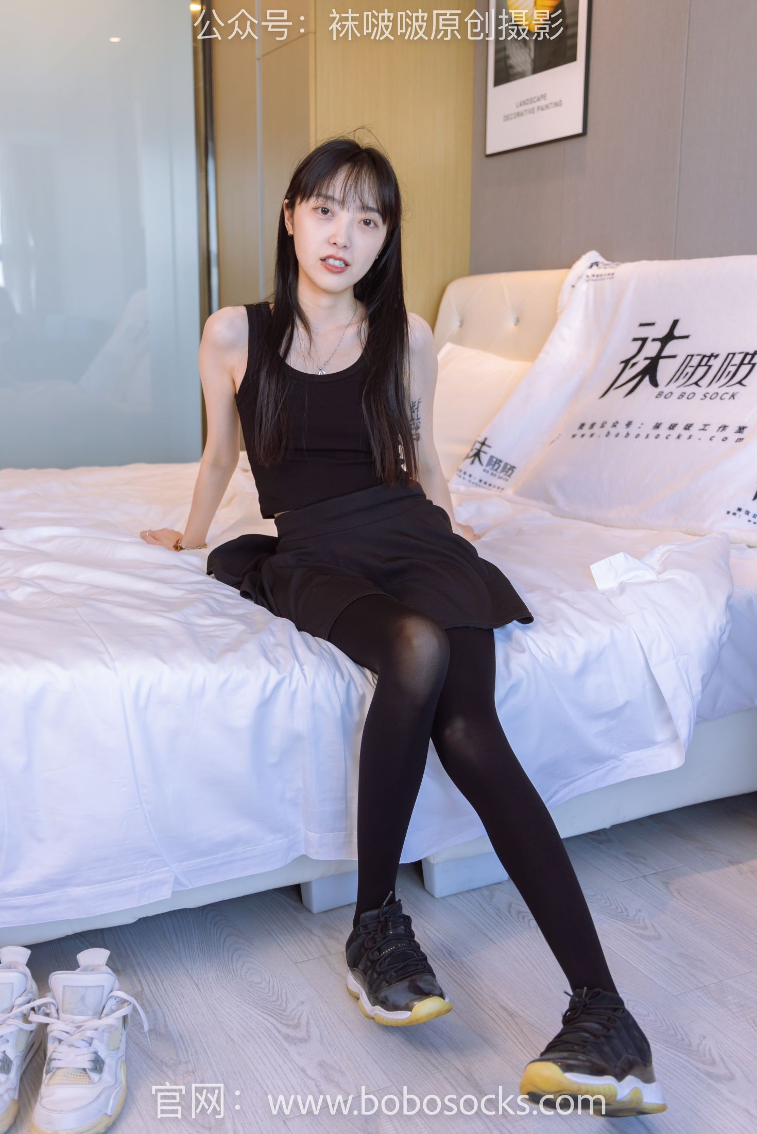 BoBoSocks袜啵啵美少女丝袜美脚写真第No.130期稚予两双穿脏篮球鞋厚黑丝 (30)