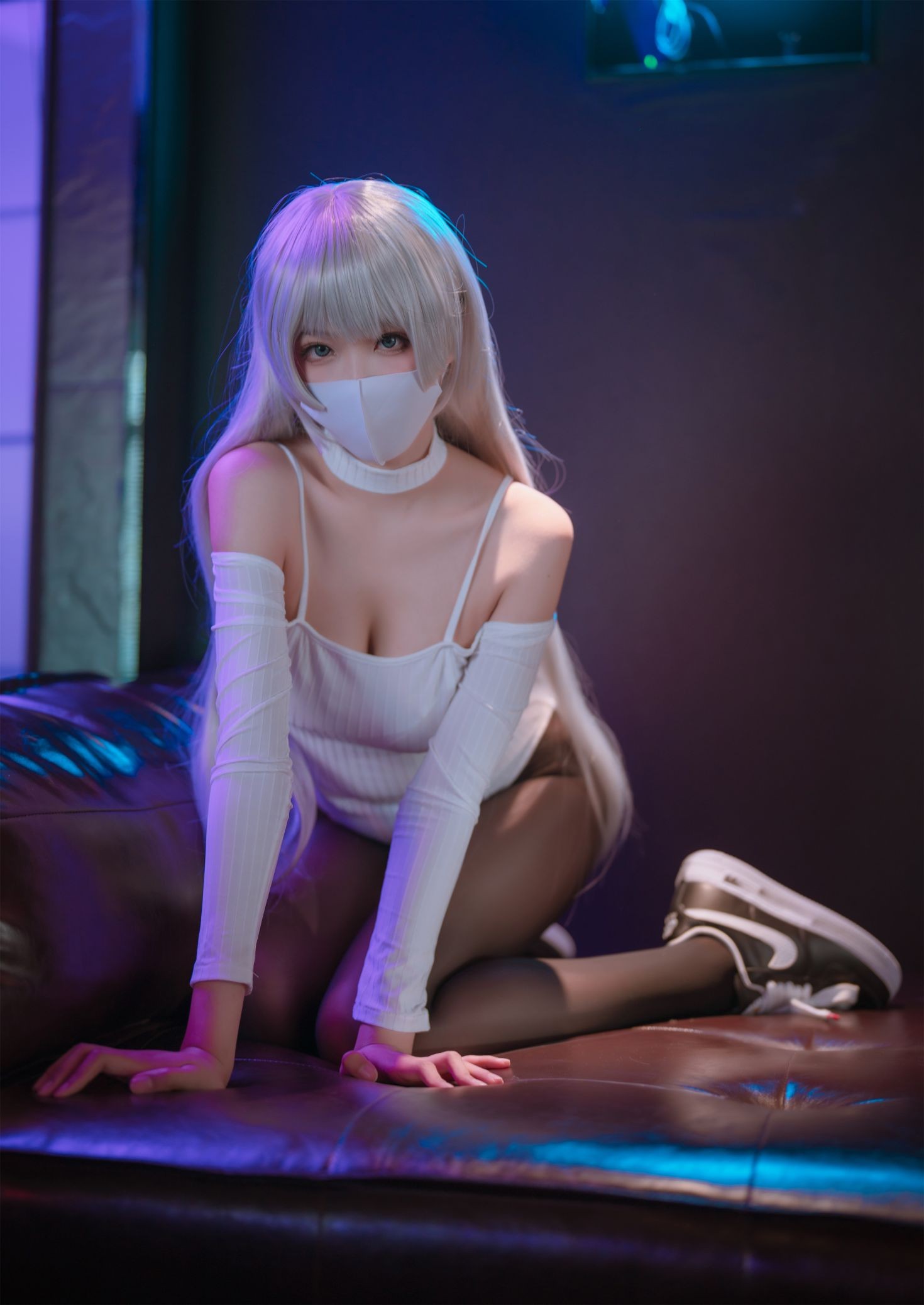 美女动漫博主轩萧学姐性感Cosplay写真高开叉运动鞋茑 (13)