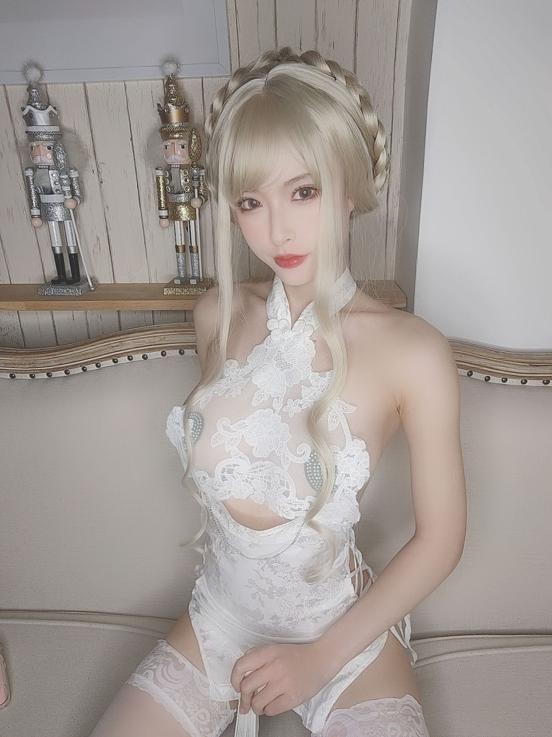 美女动漫博主清水由乃性感Cosplay写真金发旗袍 (55)