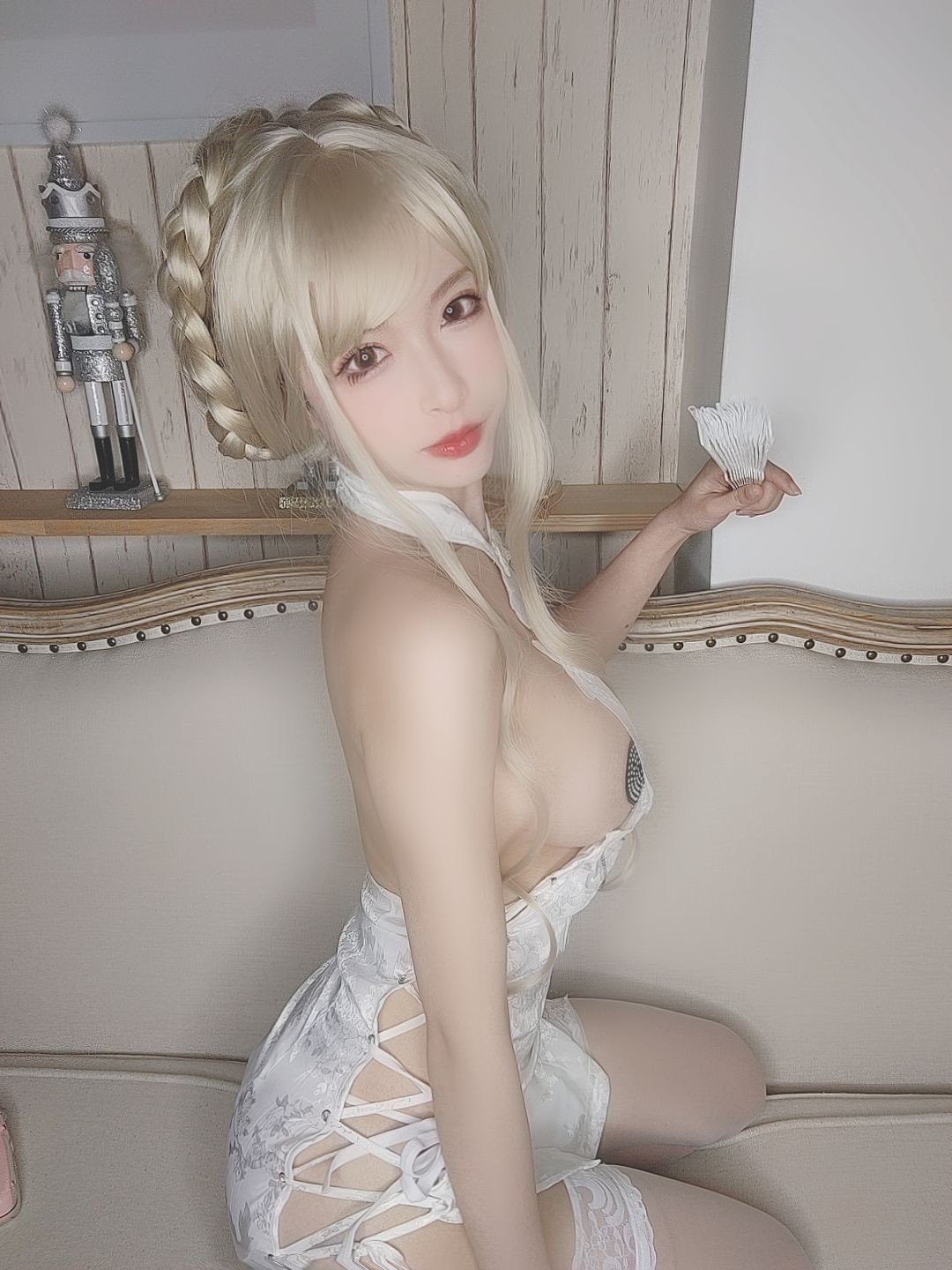 美女动漫博主清水由乃性感Cosplay写真金发旗袍 (57)