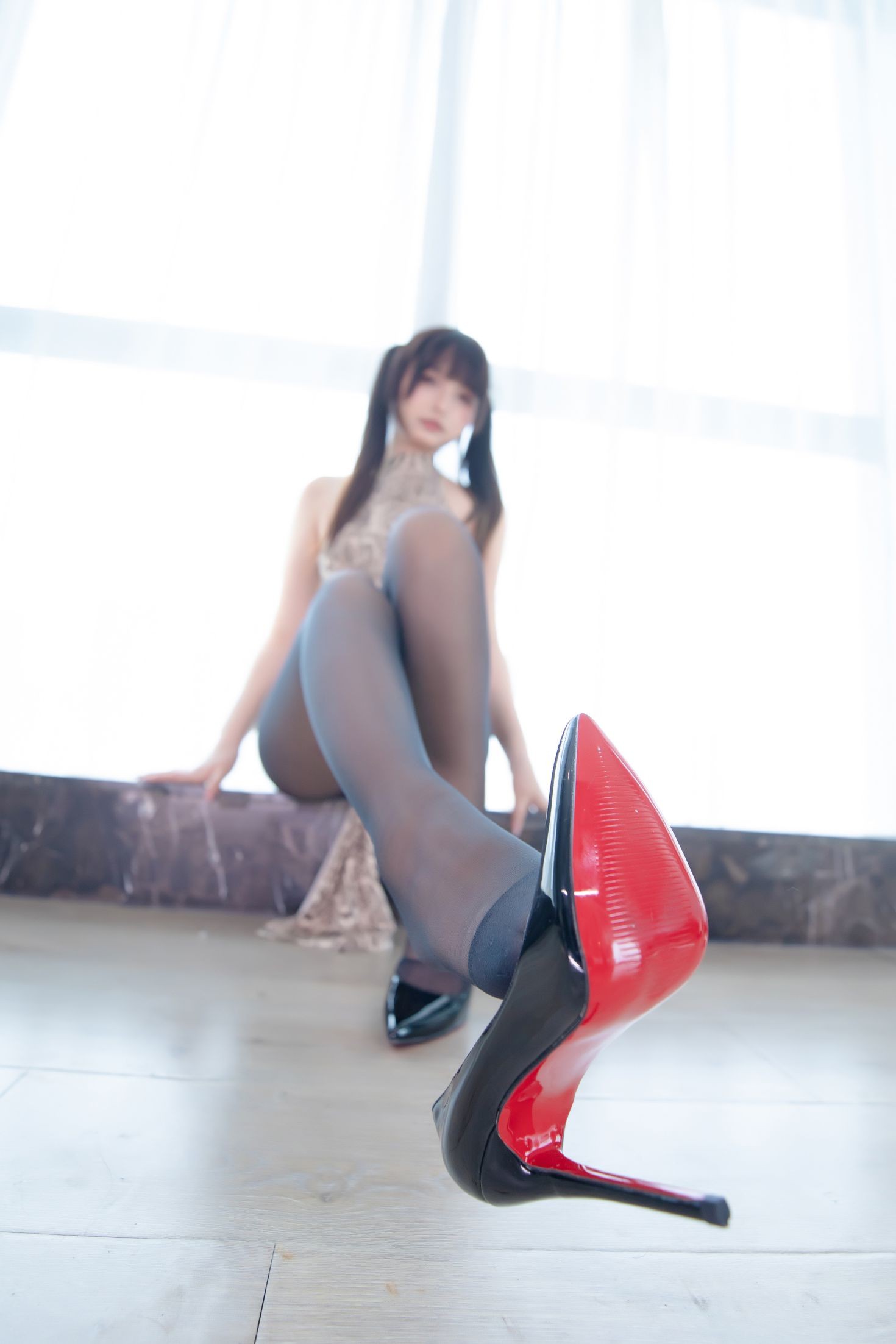 美女动漫博主神楽板真冬性感Cosplay写真蟒纹旗袍 (5)