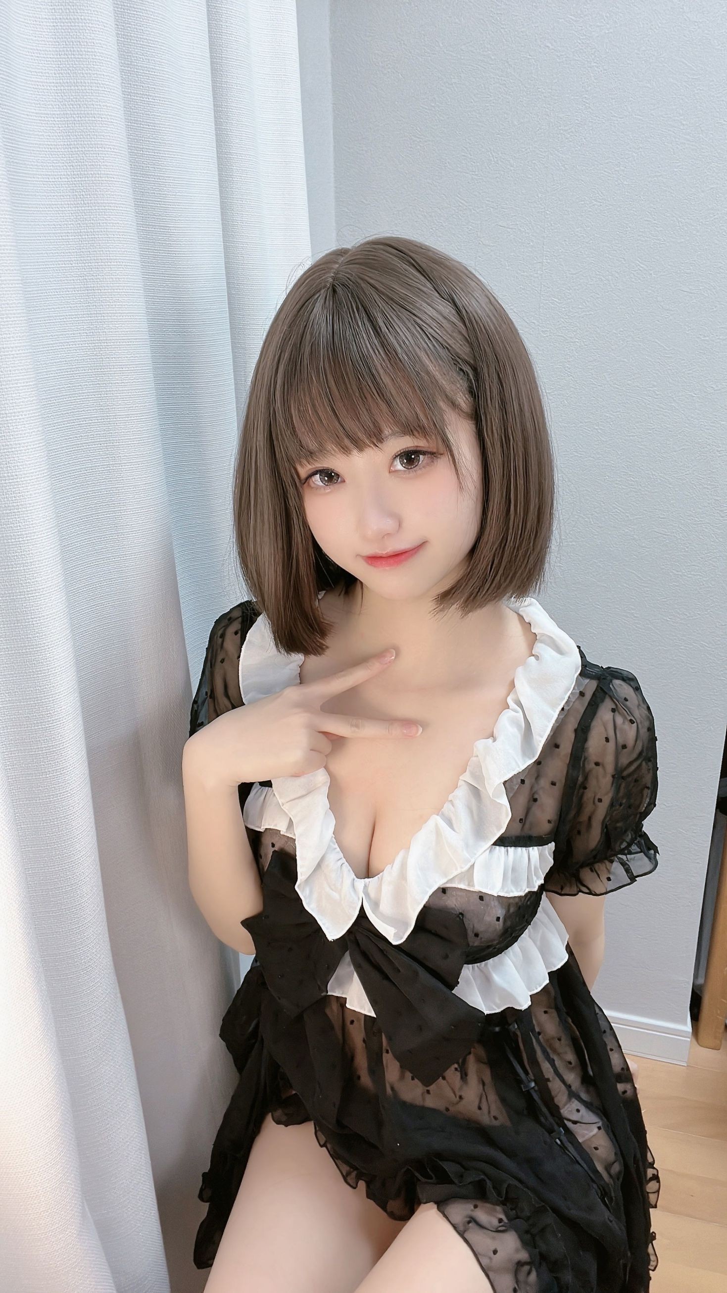美女动漫博主千阳ちよ性感Cosplay写真短头发 (15)