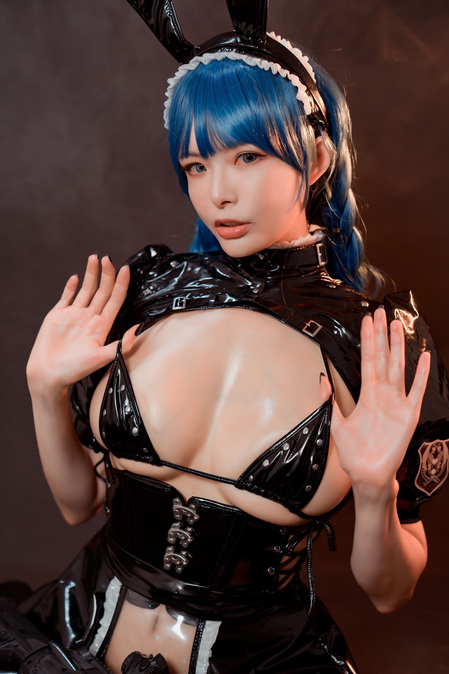 美女动漫博主夏小秋秋秋性感Cosplay写真武装女仆 (9)